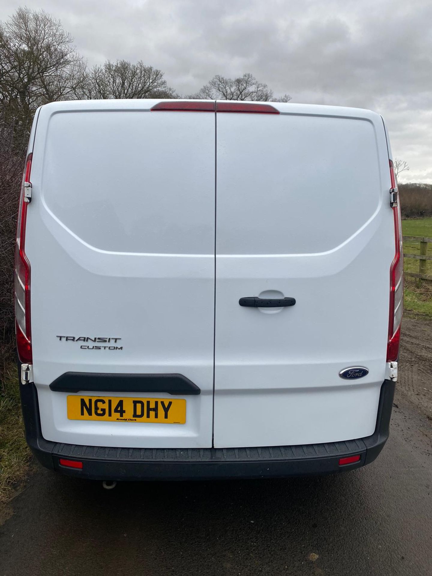 2014/14 REG FORD TRANSIT CUSTOM 290 ECO-TECH 2.2 DIESEL WHITE PANEL VAN, SHOWING 2 FORMER KEEPERS - Image 5 of 10