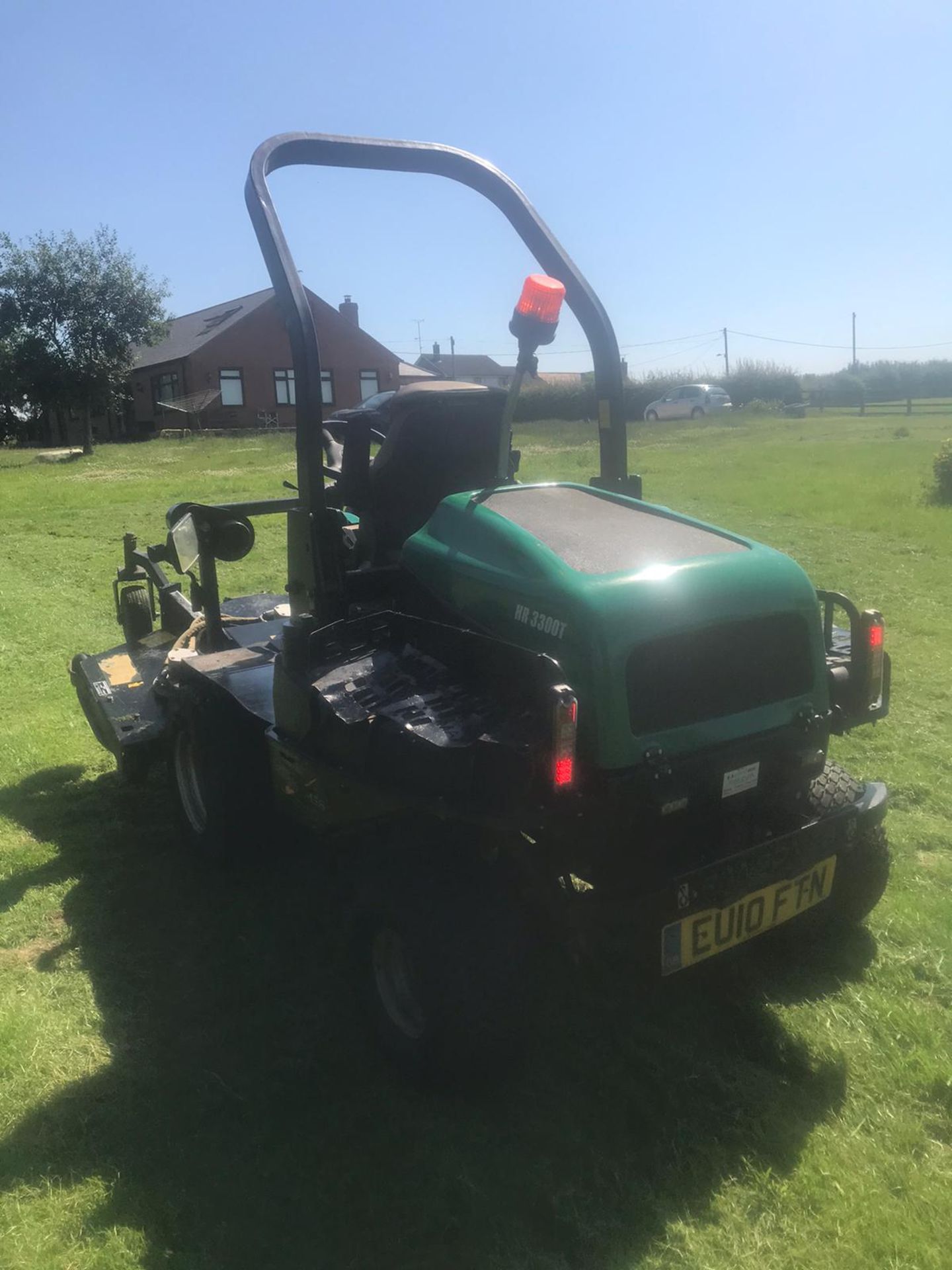 2010/10 REG RANSOMES HR 3300T OUTFRONT MOWER, RUNS, DRIVES AND CUTS *PLUS VAT* - Image 3 of 4