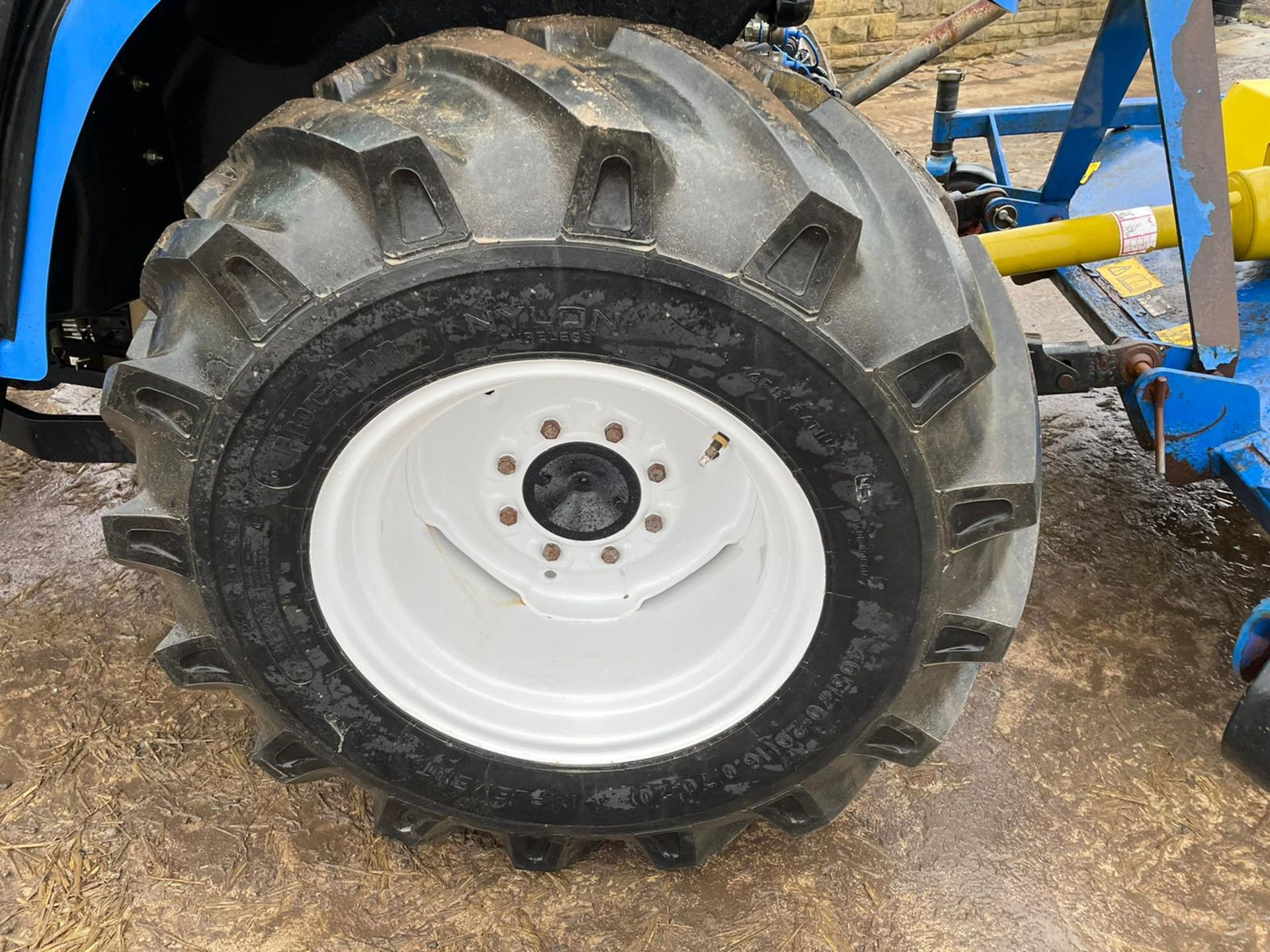 2006/55 New Holland TC40D Tractor With Loader And Bale Spike *PLUS VAT* - Image 9 of 23