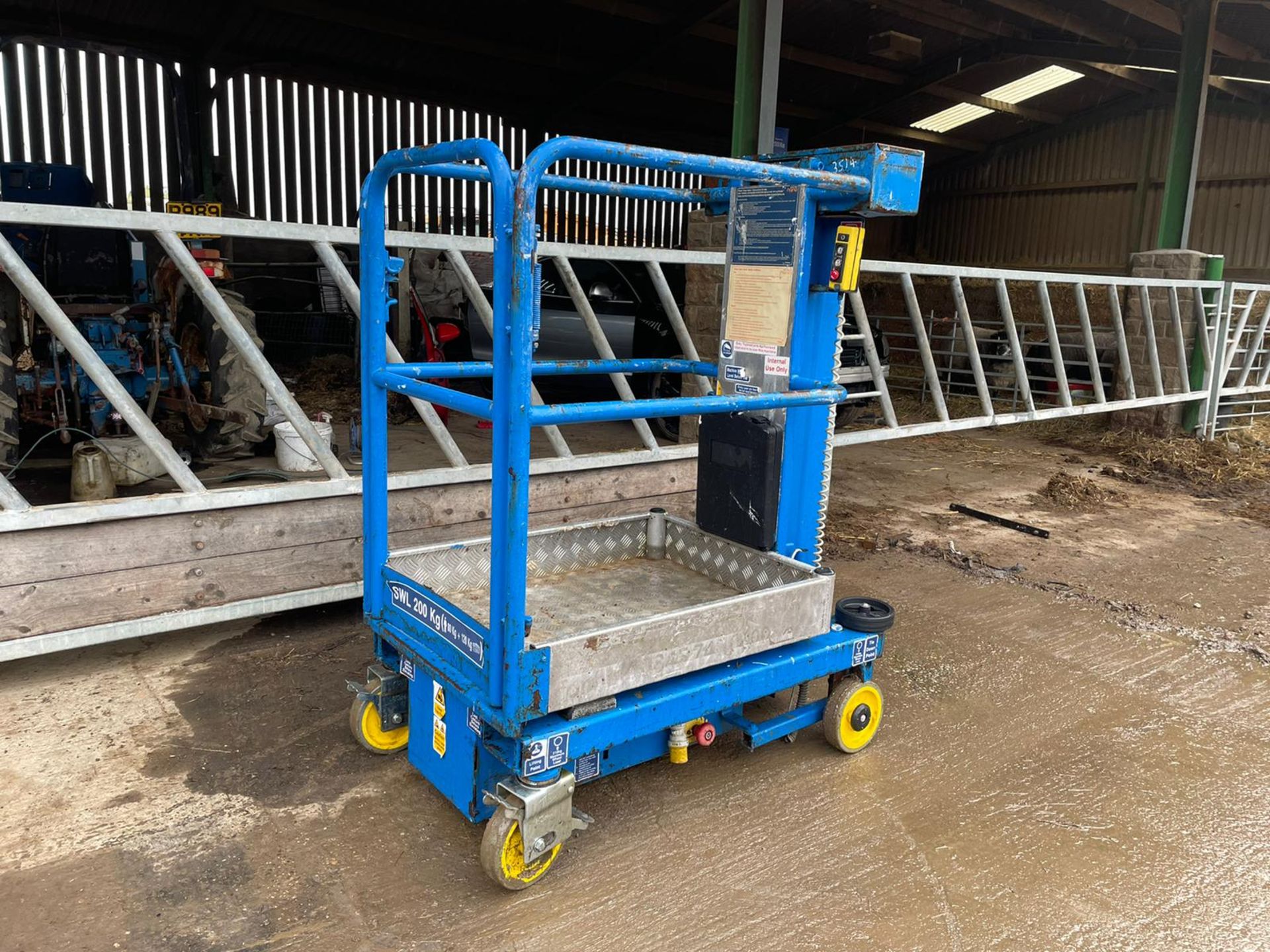 2010 POWERTOWER NANO ELECTRIC SCISSOR LIFT, GOOD CONDITION, ALL WORKS *PLUS VAT* - Image 8 of 8