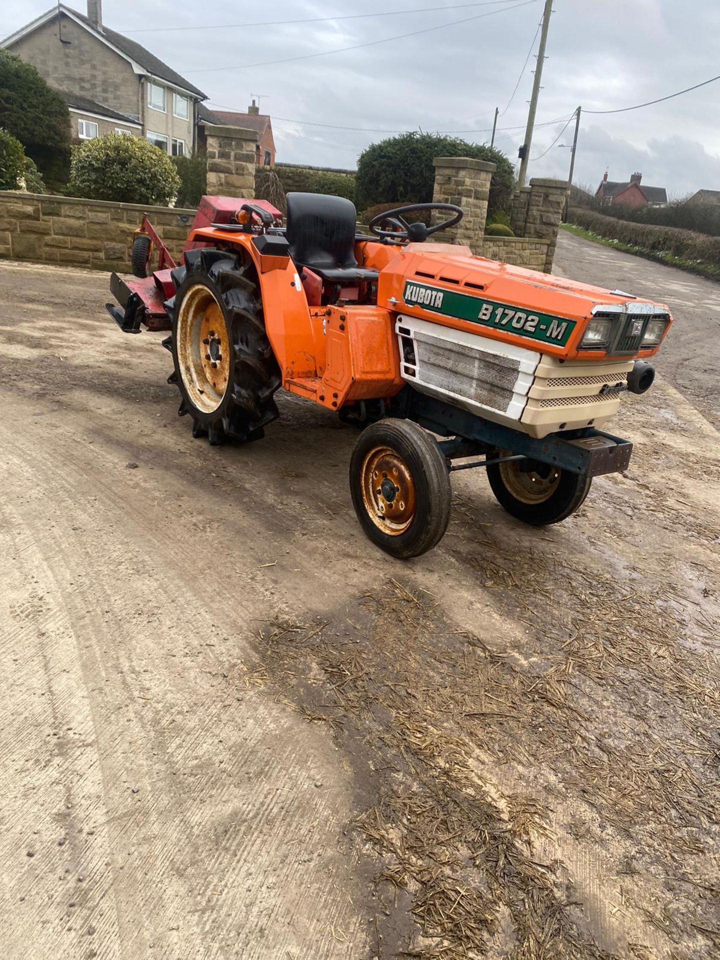 KUBOTA B1702 COMPACT TRACTOR, RUNS, DRIVES AND CUTS *NO VAT* - Image 6 of 9