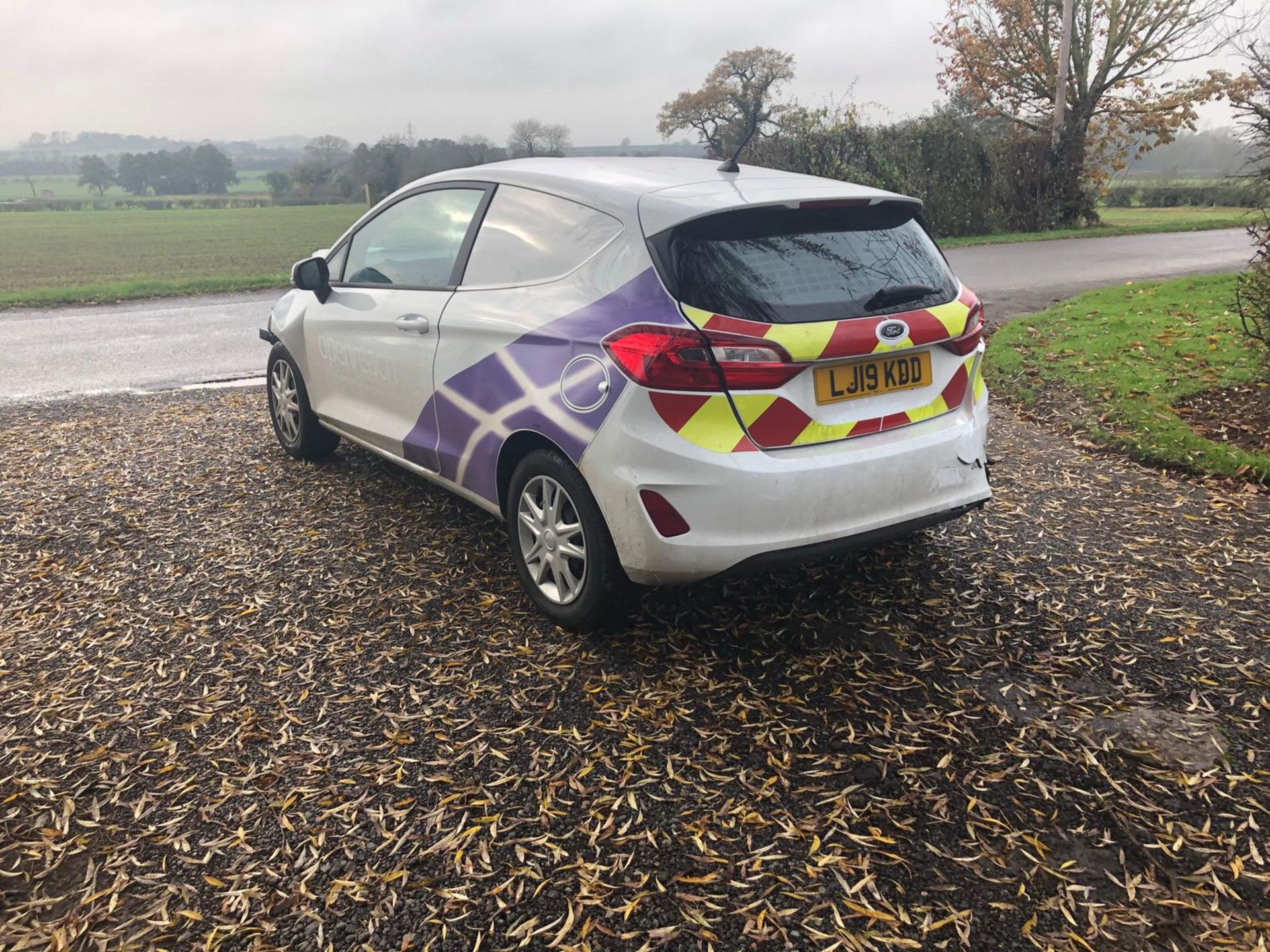 2019/19 REG FORD FIESTA TDCI 1.5 DIESEL WHITE CAR / VAN, SHOWING 0 FORMER KEEPERS *PLUS VAT* - Image 5 of 12