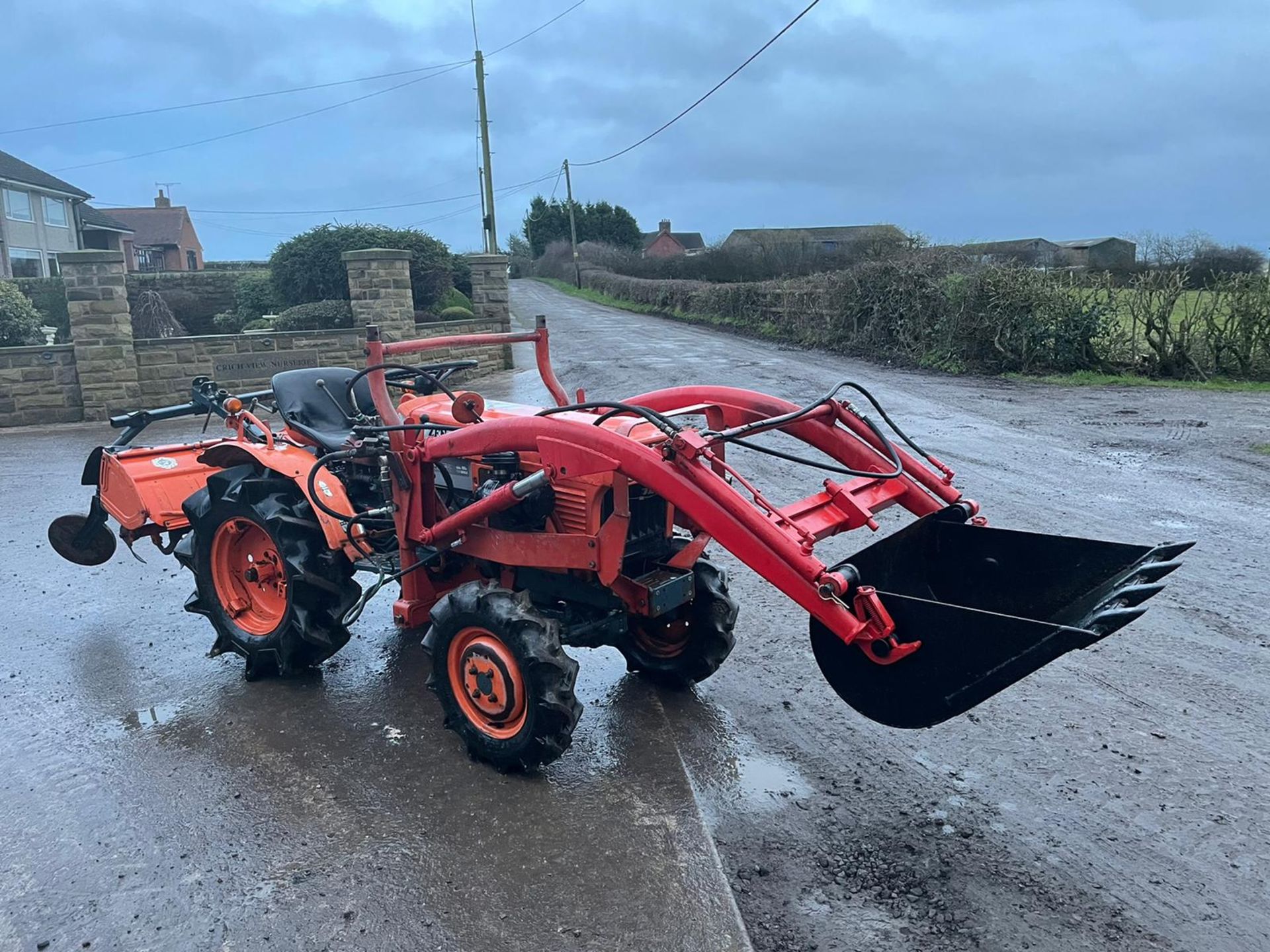 KUBOTA / ZEN NOH 7001 COMACT TRACTOR WITH FRONT LOADER, RUNS, DRIVES LIFTS AND WORKS *PLUS VAT* - Image 7 of 13