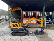 RHINOCEROS LM10 MINI RUBBER TRACKED DIGGER / EXCAVATOR, BRAND NEW AND UNUSED 3 X BUCKETS *PLUS VAT*