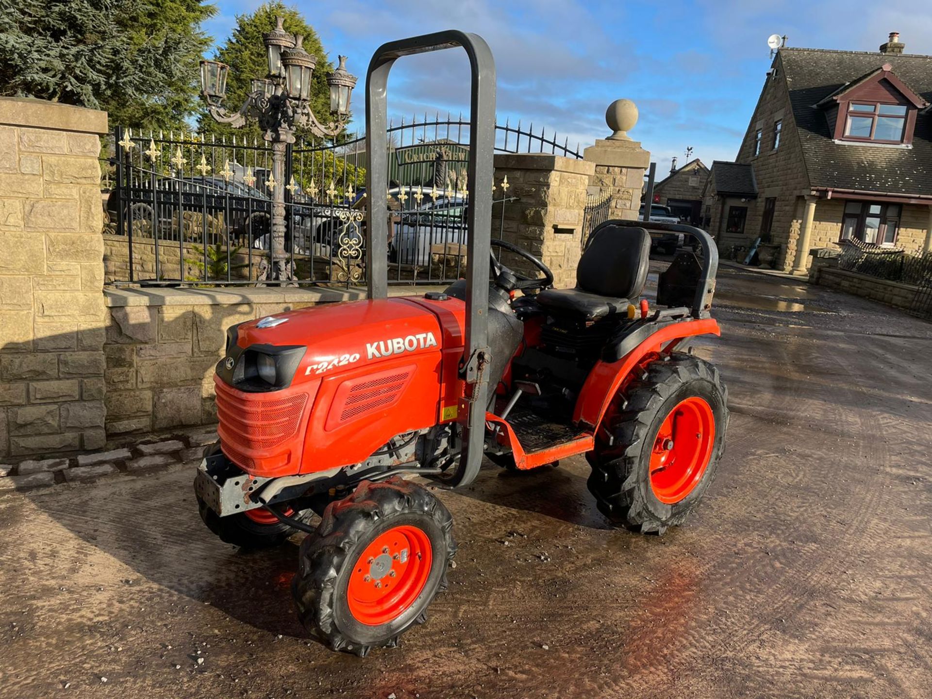 2015 KUBOTA B2420 COMPACT TRACTOR, RUNS AND DRIVES, CLEAN MACHINE, CANOPY, LOW 2150 HOURS *PLUS VAT* - Image 4 of 5