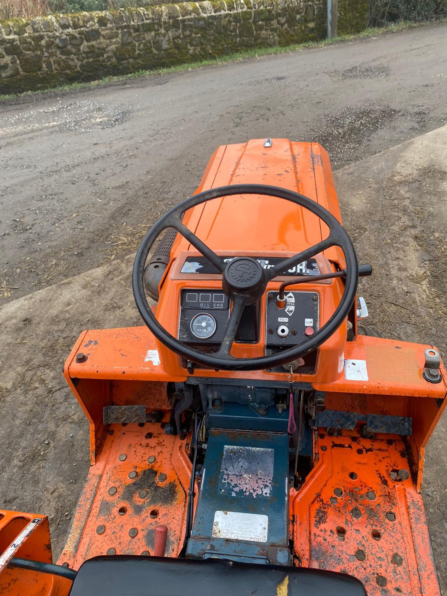 KUBOTA B1702 COMPACT TRACTOR, RUNS, DRIVES AND CUTS *NO VAT* - Image 4 of 9