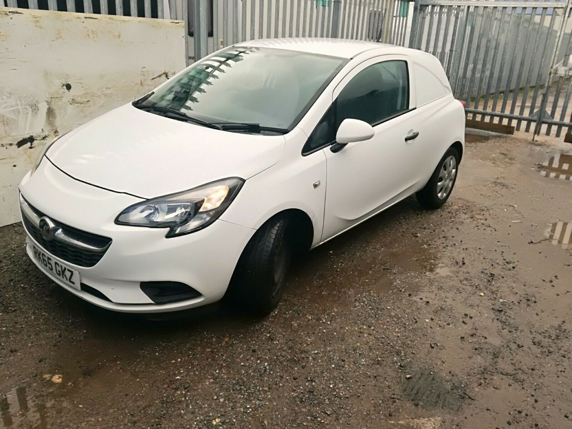 2015/65 REG VAUXHALL CORSA CDTI ECOFLEX S/S 1.25 DIESEL WHITE CAR / VAN, SHOWING 0 FORMER KEEPERS - Image 2 of 9