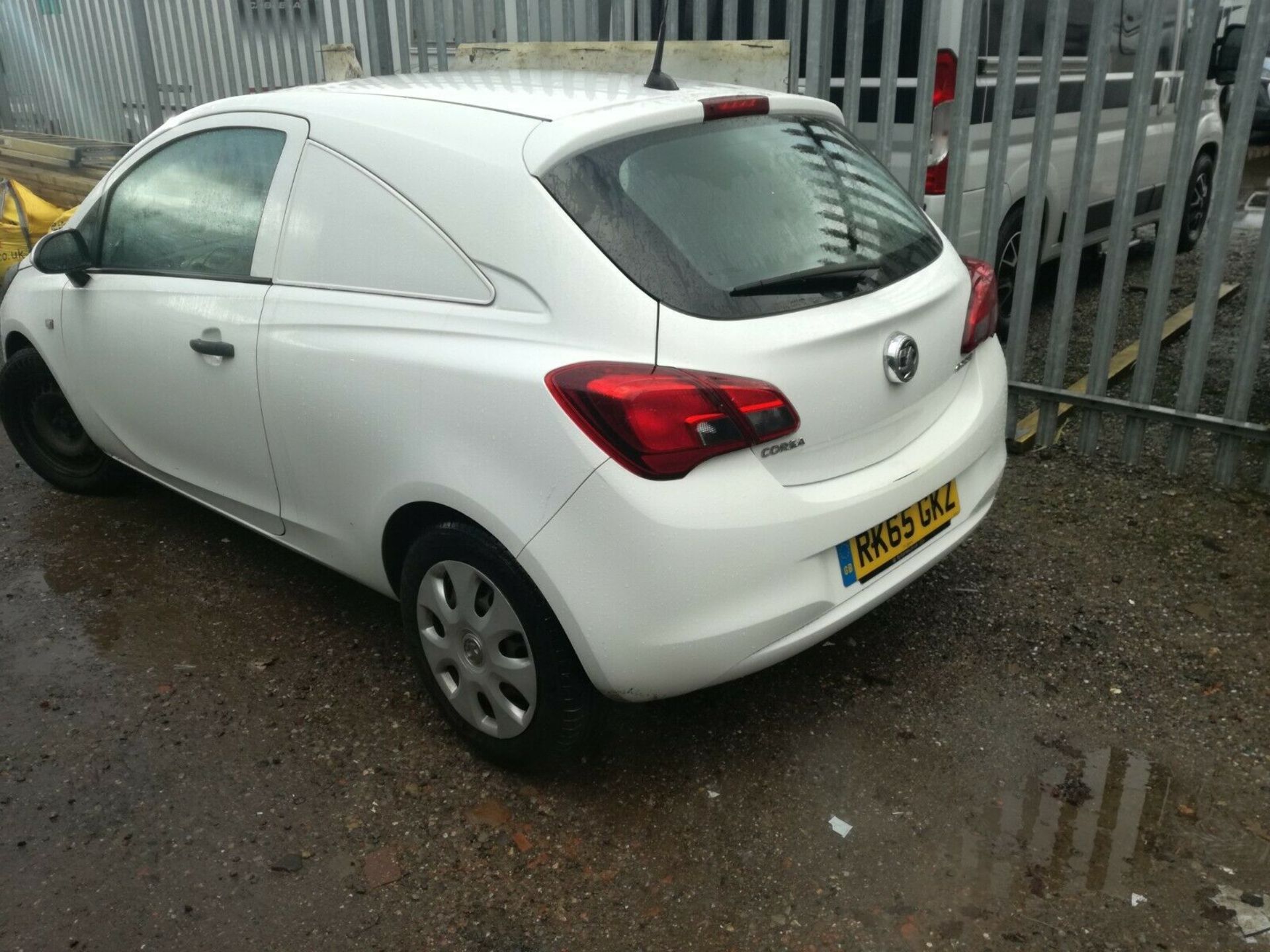 2015/65 REG VAUXHALL CORSA CDTI ECOFLEX S/S 1.25 DIESEL WHITE CAR / VAN, SHOWING 0 FORMER KEEPERS - Image 4 of 9