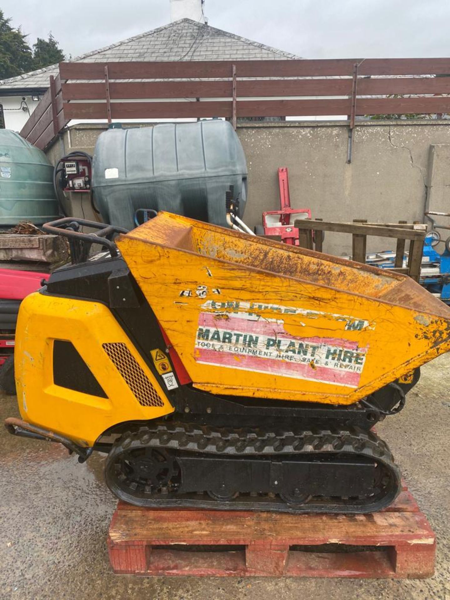 JCB HTD 5 HI TIP DIESEL DUMPER, STARTS, RUNS AND TIPS, DELIVERY ANYWHERE UK £150 *PLUS VAT* - Image 5 of 5