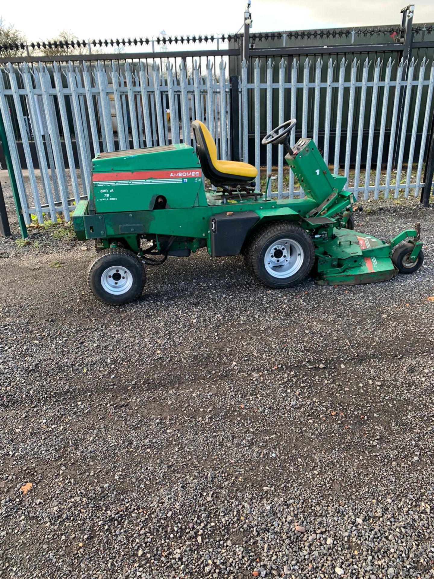 RANSOMES FRONTLINE 728D 4 WHEEL DRIVE DIESEL ROTARY MOWER OUTFRONT DECK 4WD *PLUS VAT* - Image 3 of 10