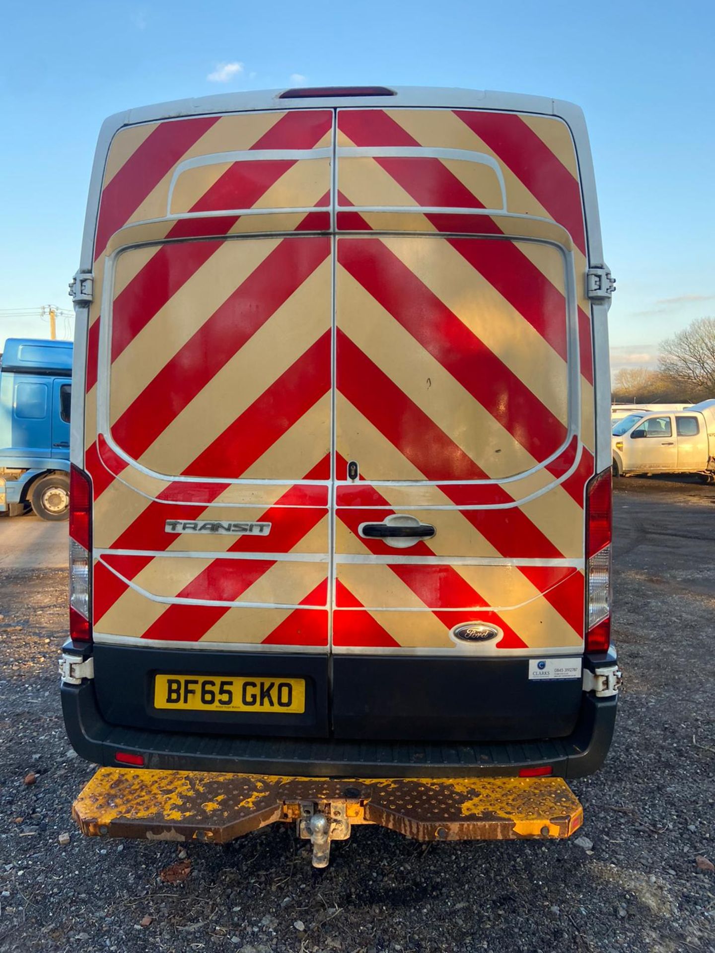 2015/65 REG FORD TRANSIT 350 2.2 DIESEL WHITE PANEL VAN, SHOWING 0 FORMER KEEPERS *PLUS VAT* - Image 7 of 9