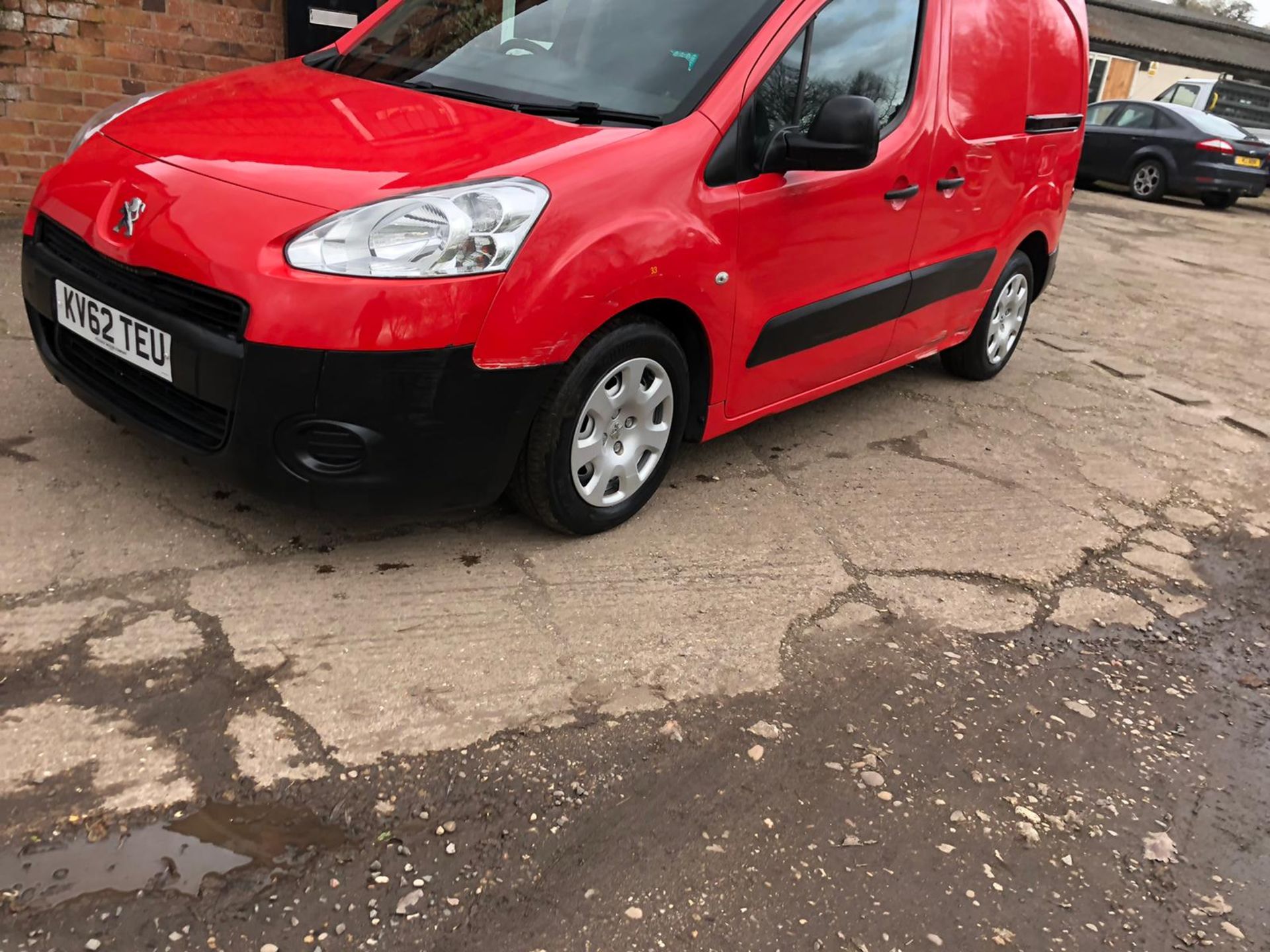 2012/62 REG PEUGEOT PARTNER 625 S L1 HDI 1.6 DIESEL RED PANEL VAN, SHOWING 0 FORMER KEEPERS - Image 3 of 10