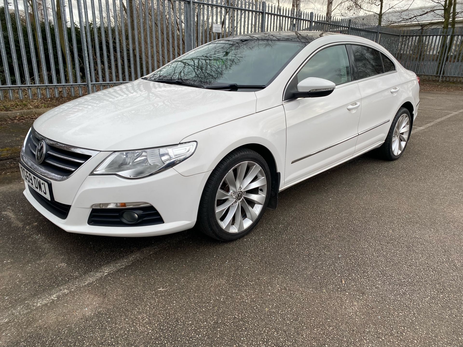 2009/59 REG VOLKSWAGEN PASSAT GT CC TDI 170 2.0 DIESEL WHITE COUPE, SHOWING 1 FORMER KEEPER *NO VAT* - Image 3 of 9