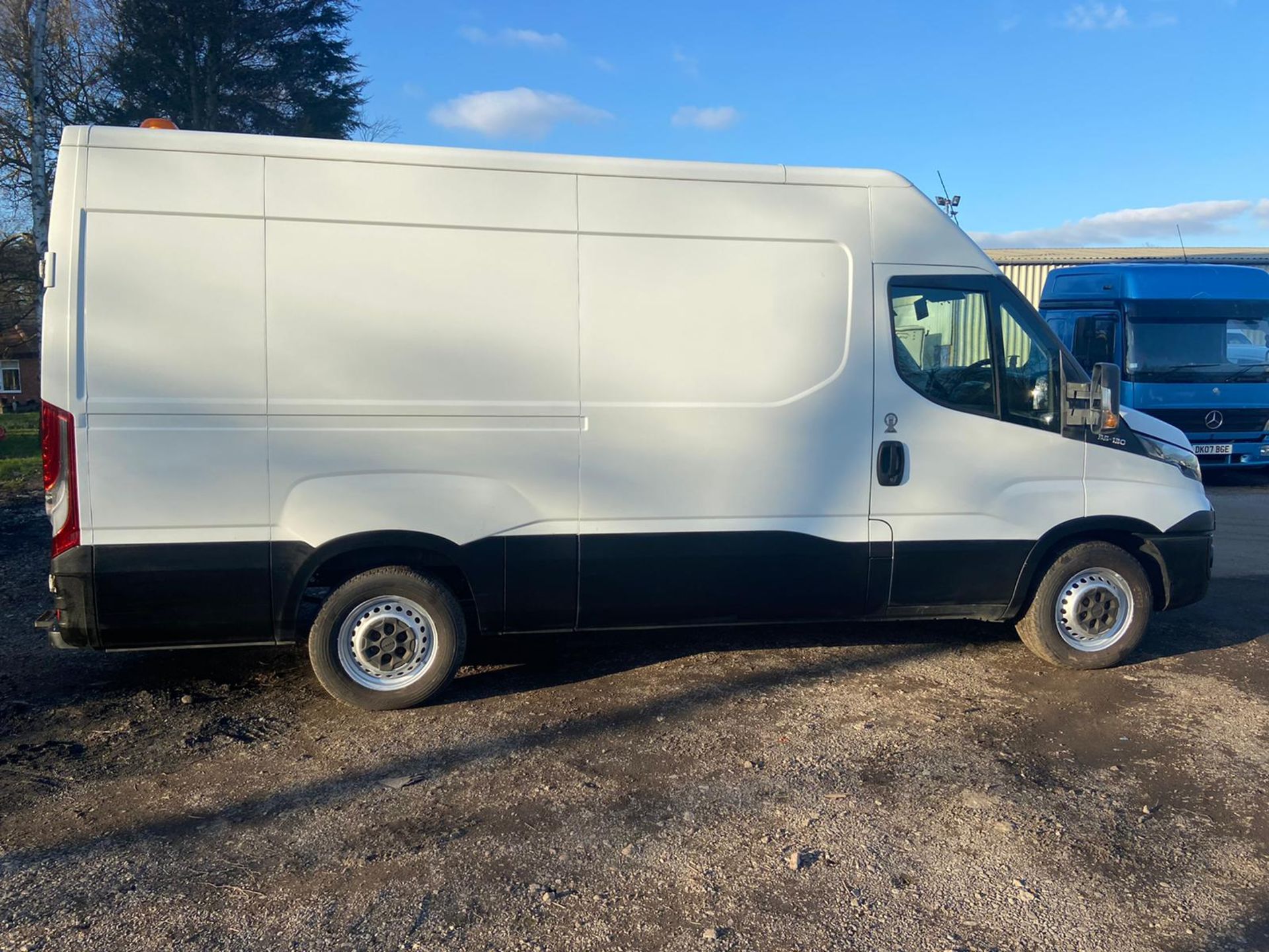 2015/65 REG IVECO DAILY 35S13 MWB 2.3 DIESEL WHITE PANEL VAN, SHOWING 0 FORMER KEEPERS *PLUS VAT* - Image 7 of 12