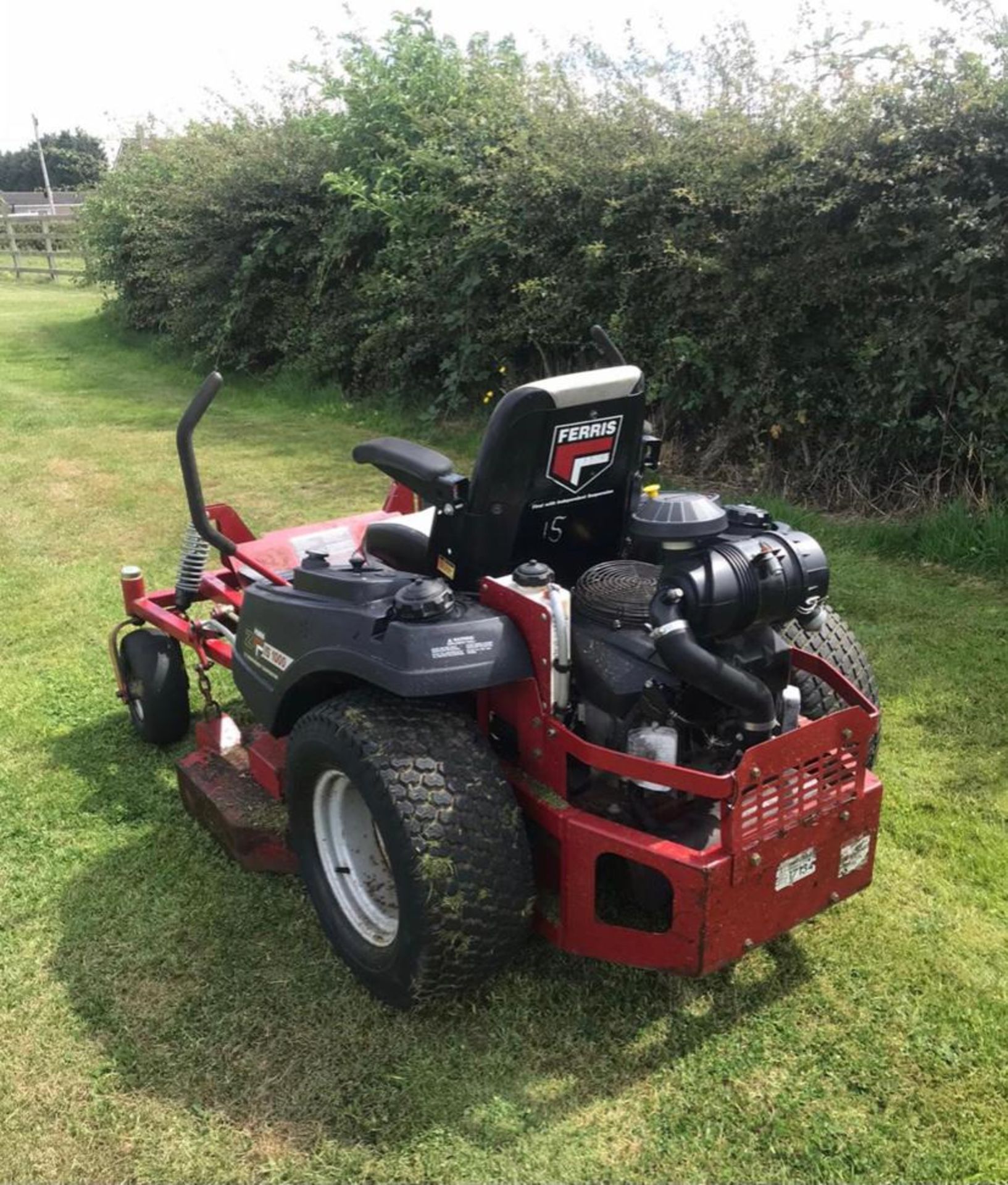 FERRIS IS1000Z ZERO TURN MOWER, RUNS, DRIVES AND CUTS, LOW 778 HOURS, USED BUT GOOD CONDITION - Image 3 of 5