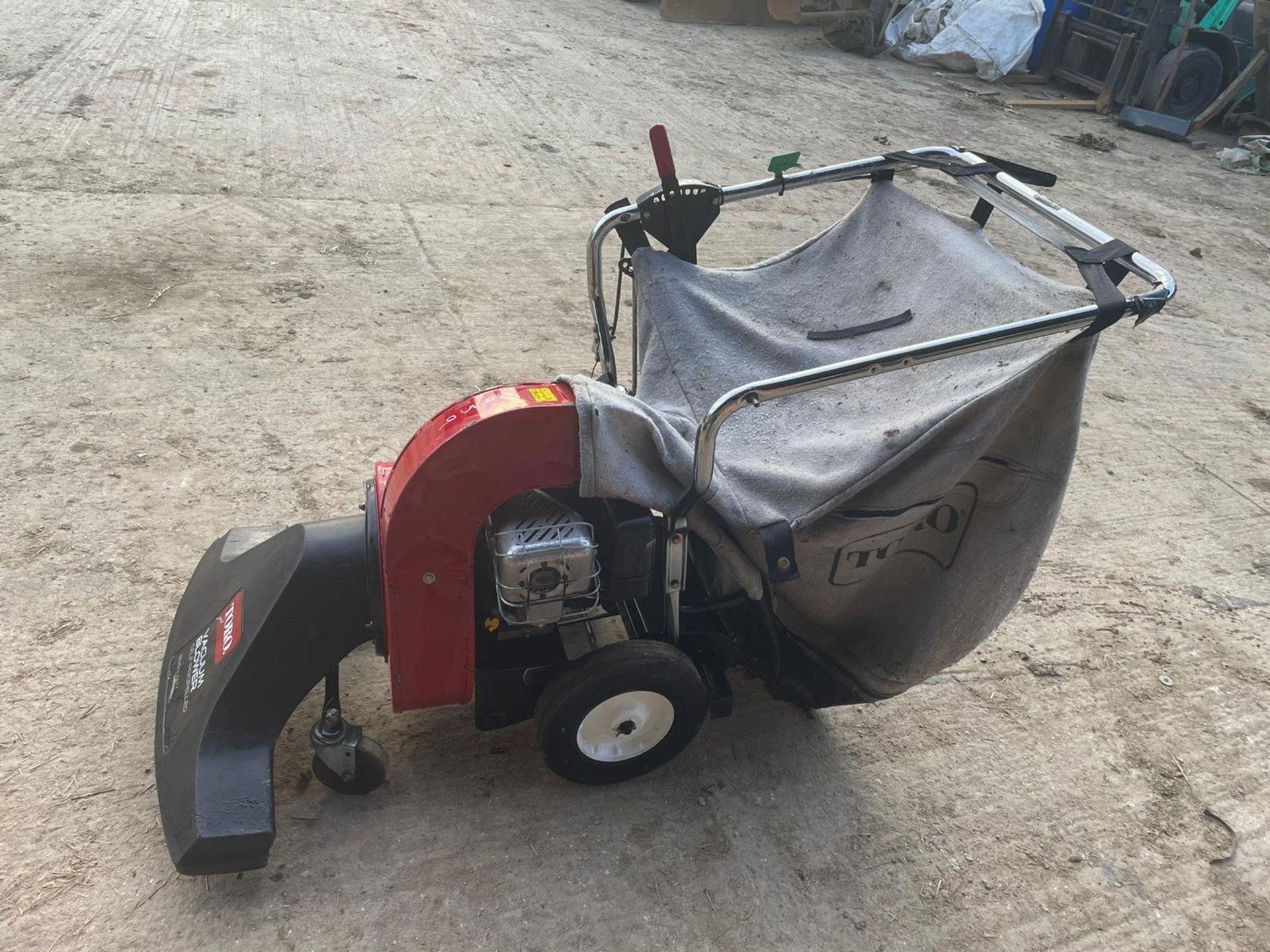 TORO VACCUM BLOWER, SELF PROPELLED, IN USED BUT GOOD CONDITION *PLUS VAT* - Image 7 of 7