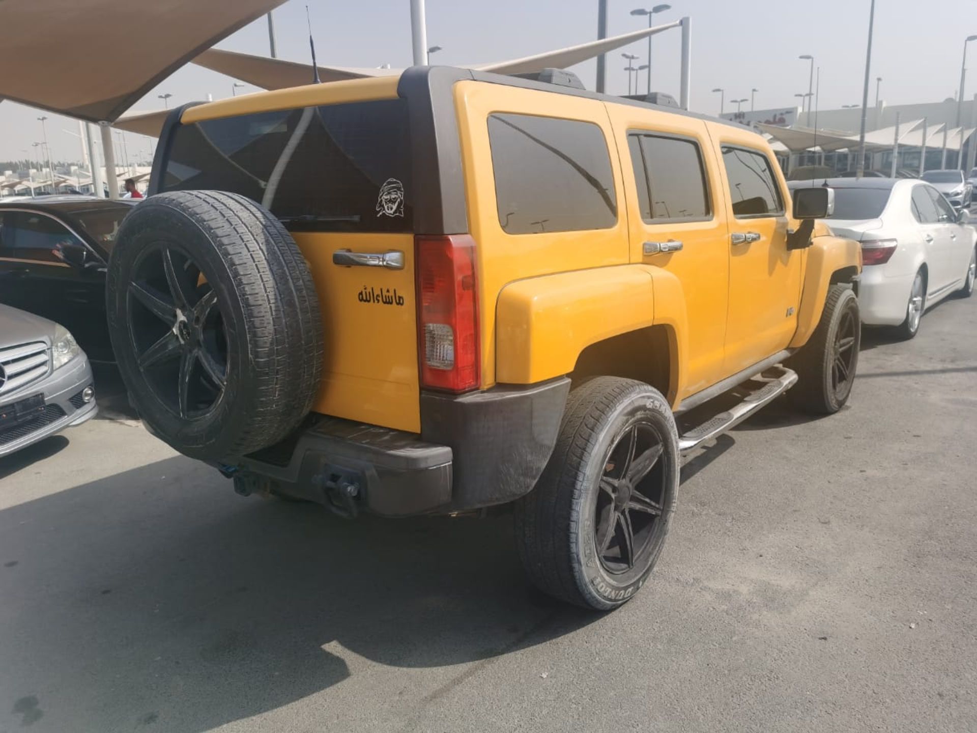 HUMMER H3 90,000 KM YELLOW WITH BLACK, UPGRADED WHEELS AND SUSPENSION, IN UK MID FEB, YEAR 2006 - Image 3 of 4