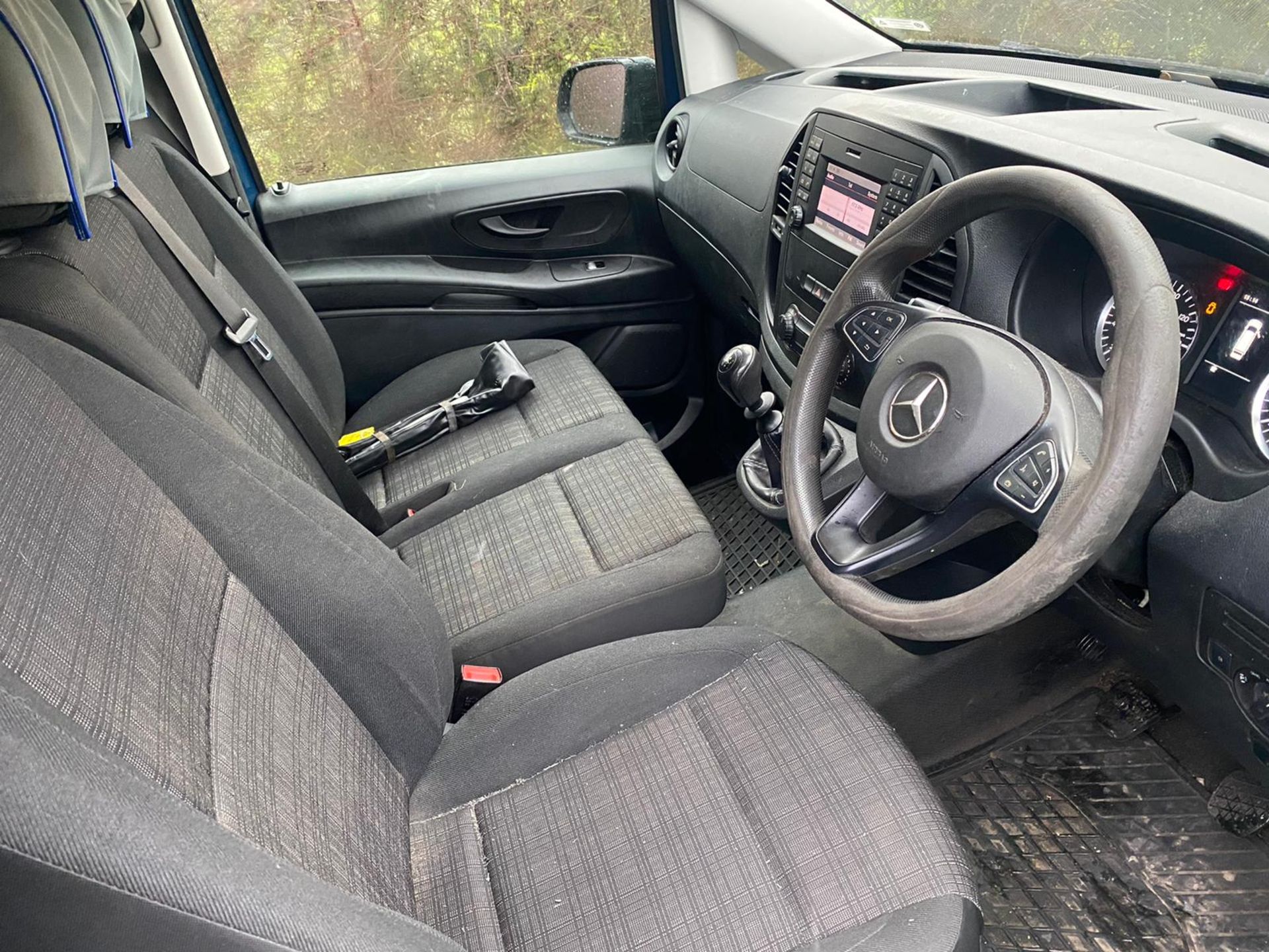 2016/16 REG MERCEDES-BENZ VITO 109 CDI 1.6 DIESEL BLUE PANEL VAN, SHOWING 0 FORMER KEEPERS *PLUS VAT - Image 8 of 11