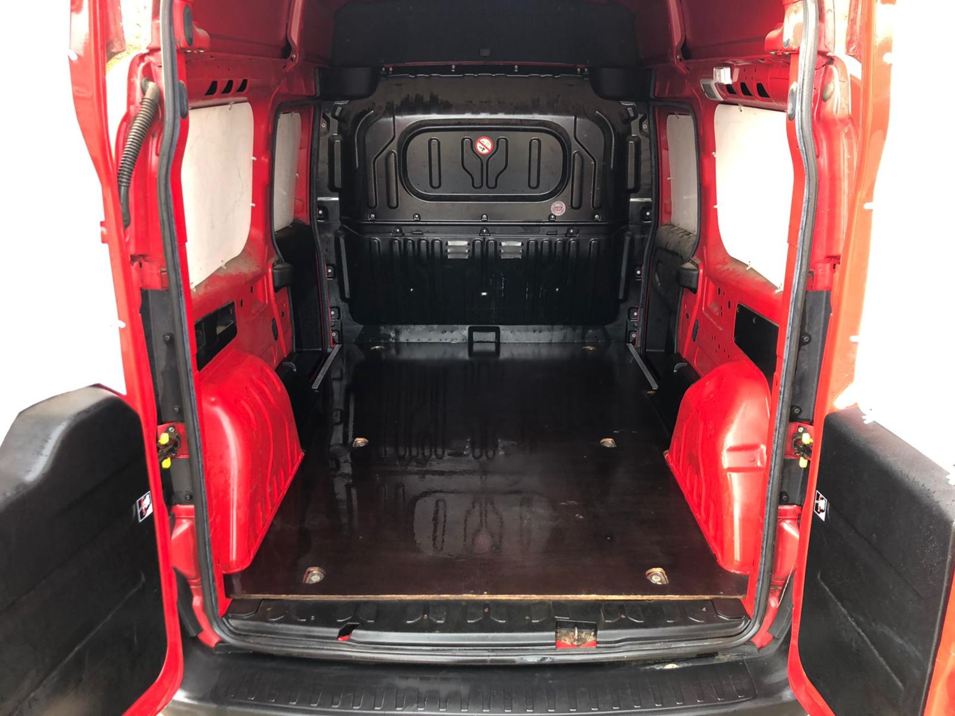 2013/63 REG FIAT DOBLO 16V XL MULTIJET LWB 1.6 DIESEL RED PANEL VAN, SHOWING 0 FORMER KEEPERS - Image 9 of 11