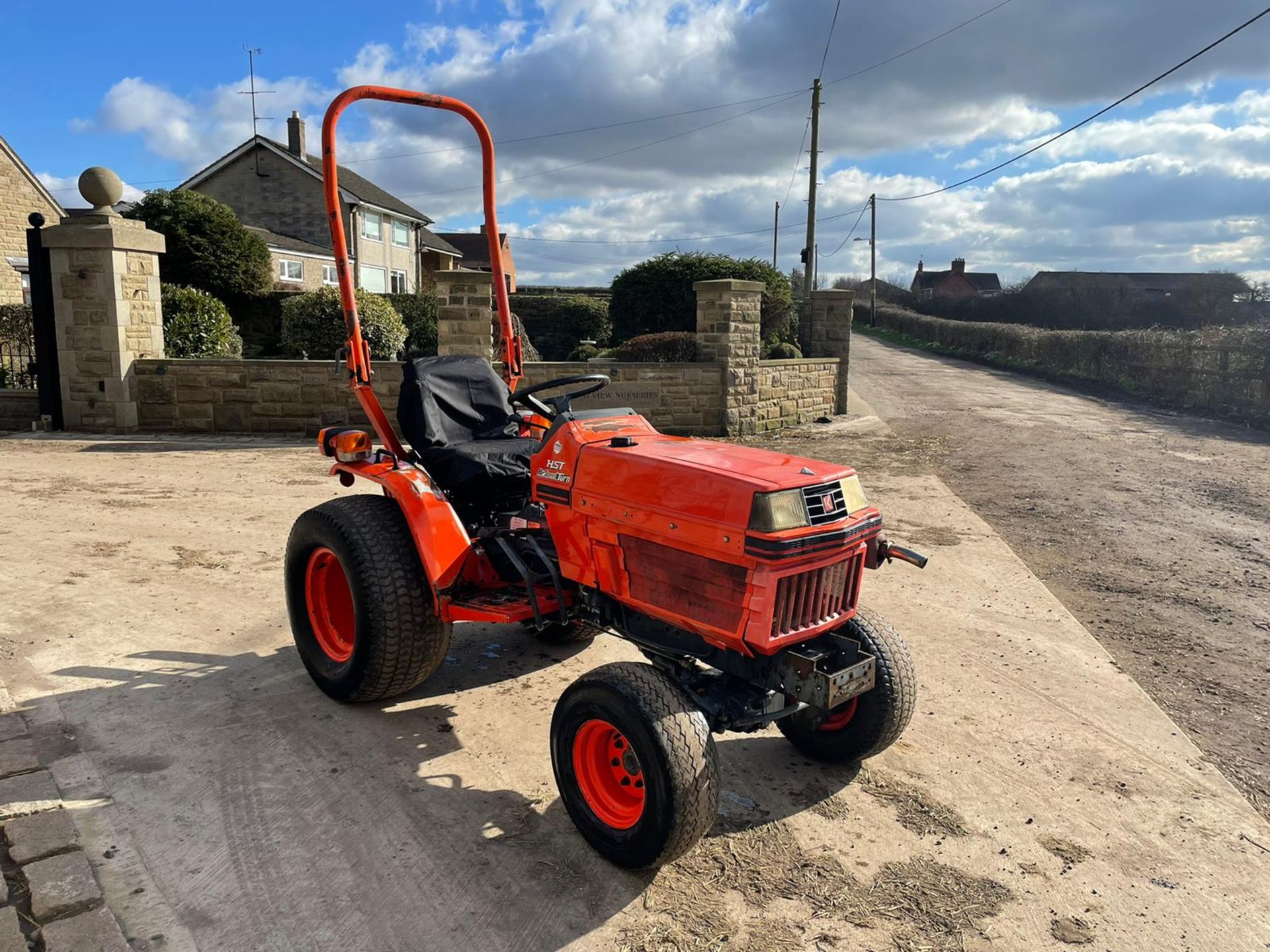 KUBOTA B1750 4X4 COMPACT TRACTOR, RUNS AND DRIVES *NO VAT*