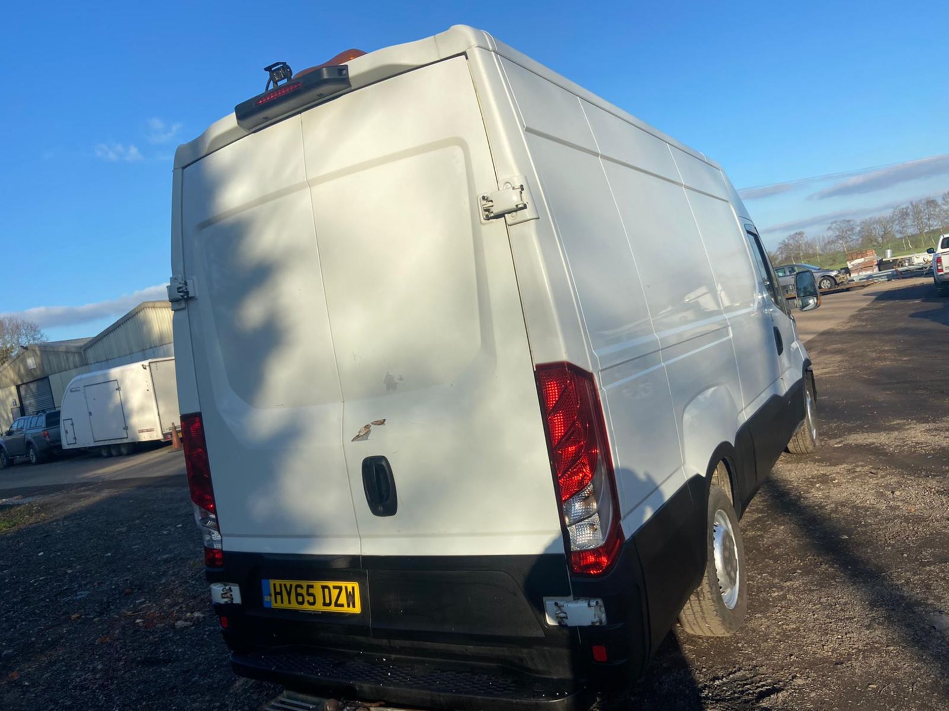 2015/65 REG IVECO DAILY 35S13 MWB 2.3 DIESEL WHITE PANEL VAN, SHOWING 0 FORMER KEEPERS *PLUS VAT* - Image 6 of 12