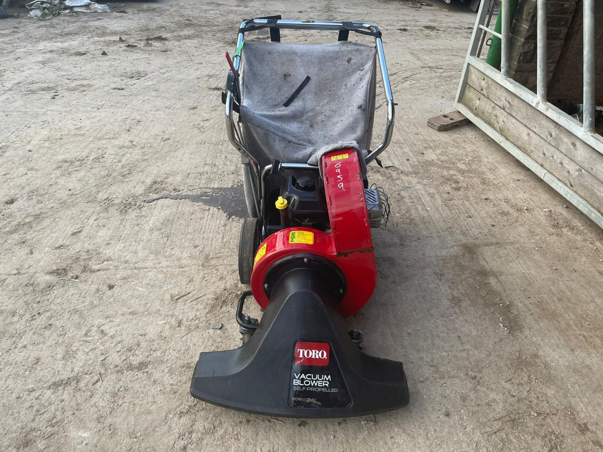 TORO VACCUM BLOWER, SELF PROPELLED, IN USED BUT GOOD CONDITION *PLUS VAT* - Image 2 of 7