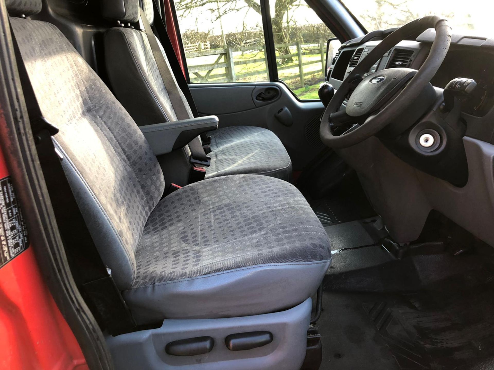 2008/08 REG FORD TRANSIT 85 T260S FWD 2.2 DIESEL RED PANEL VAN, SHOWING 0 FORMER KEEPER *PLUS VAT* - Image 8 of 14