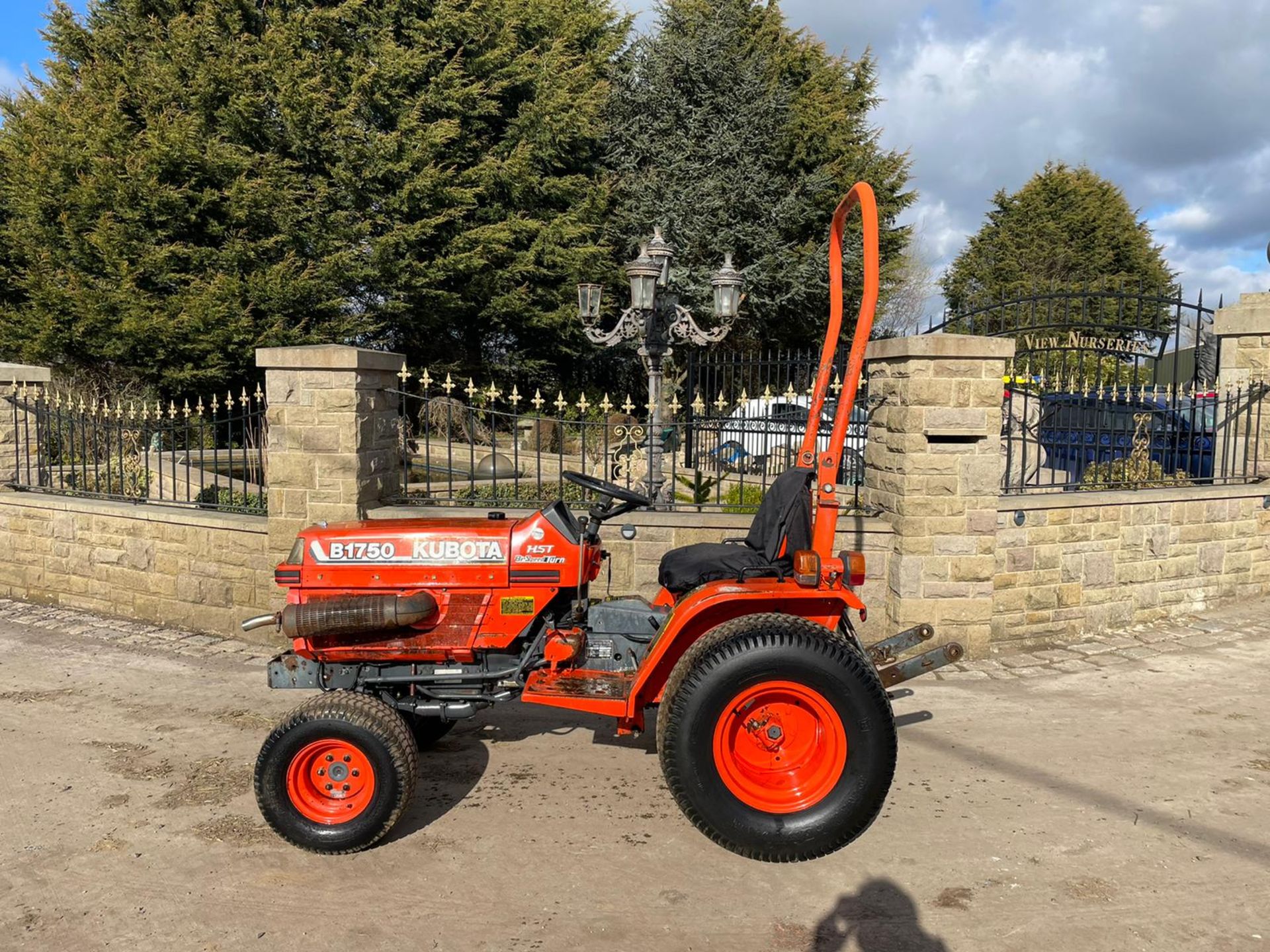 KUBOTA B1750 4X4 COMPACT TRACTOR, RUNS AND DRIVES *NO VAT* - Image 6 of 6