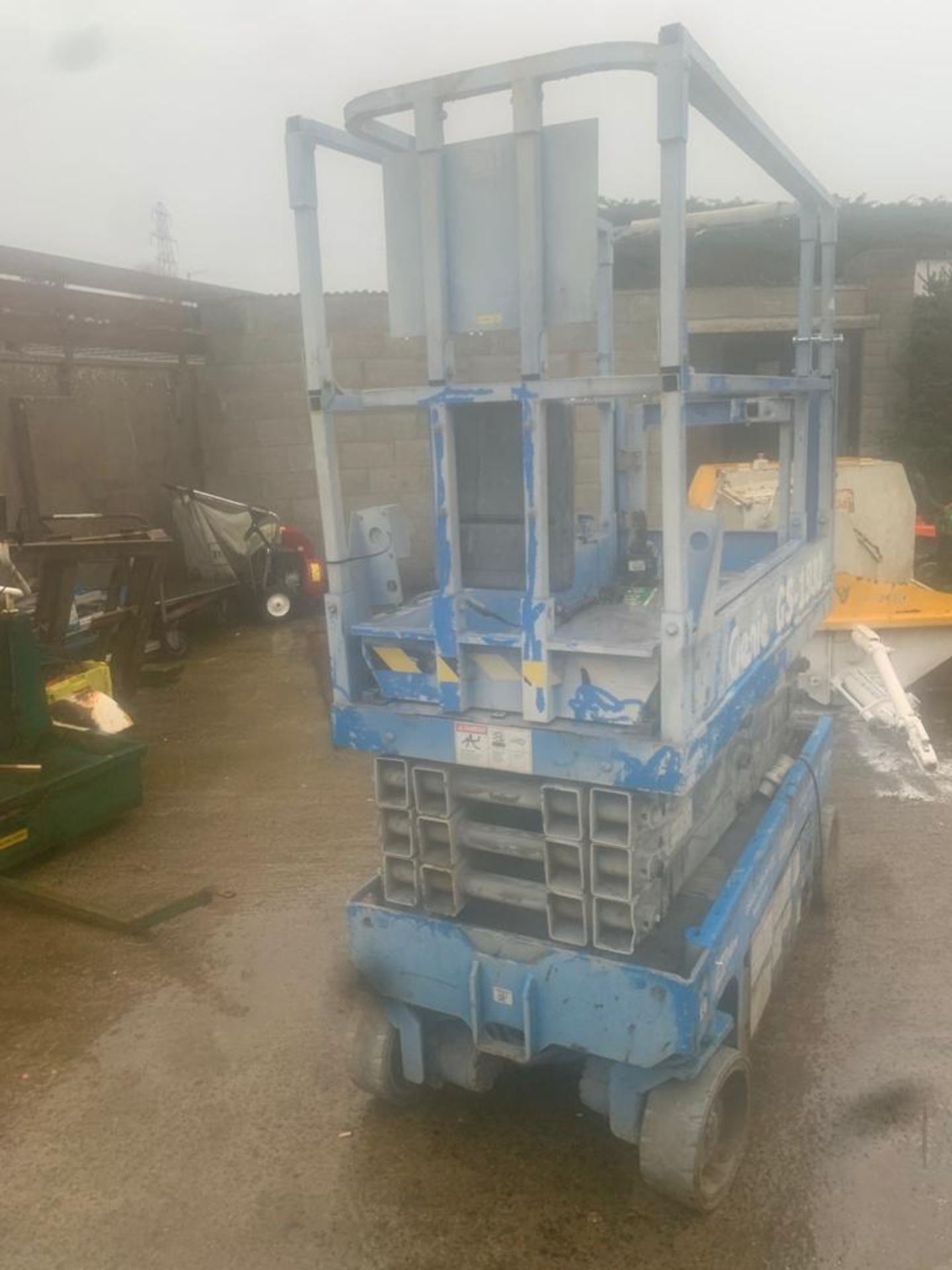 GENIE SCISSOR LIFT, GS 1932, DELIVERY ANYWHERE UK £300 *PLUS VAT* - Image 4 of 5