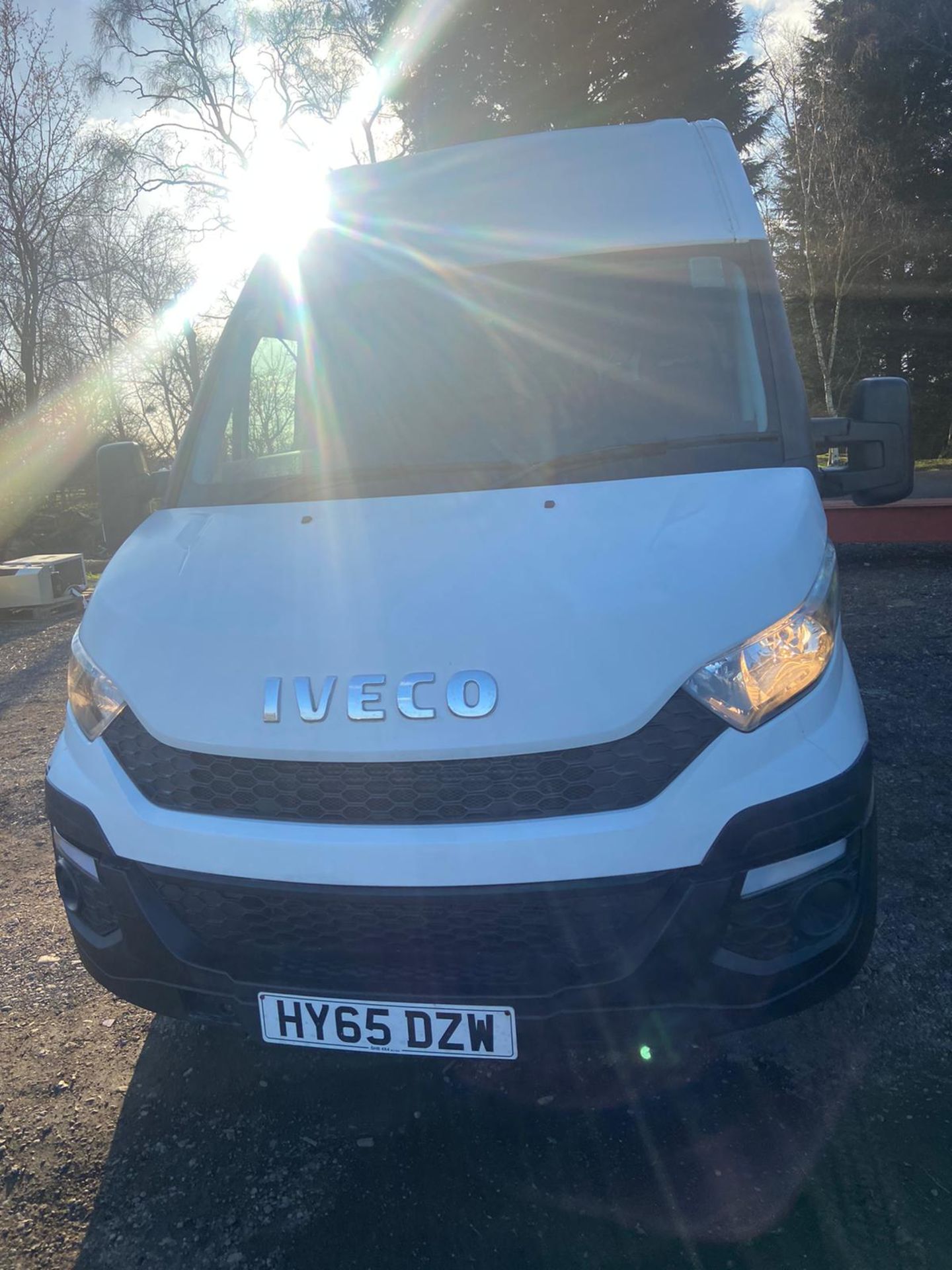 2015/65 REG IVECO DAILY 35S13 MWB 2.3 DIESEL WHITE PANEL VAN, SHOWING 0 FORMER KEEPERS *PLUS VAT* - Image 2 of 12