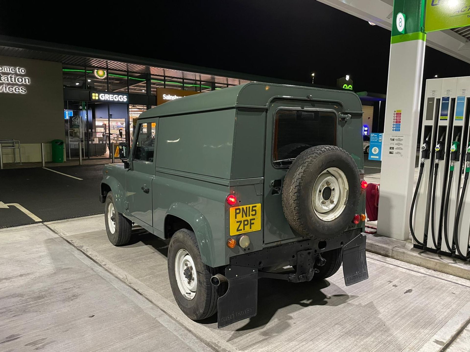 2015/15 REG LAND ROVER DEFENDER 90 HARD TOP TD 2.2 DIESEL LIGHT 4X4 UTILITY, SHOWING 1 FORMER KEEPER - Image 4 of 4