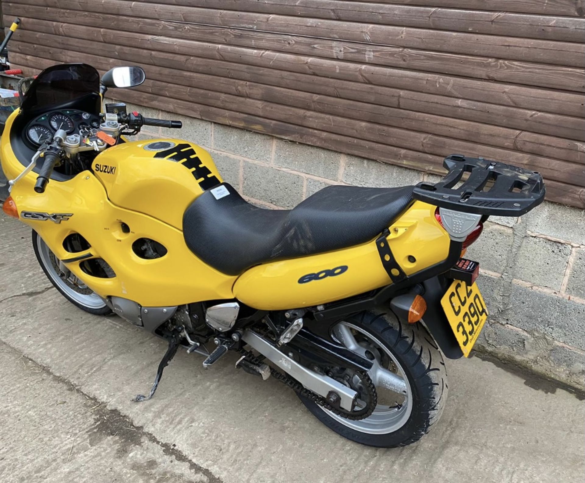 1999 SUZUKI GSX600 FX MOTORCYCLE, VERY NICE TIDY EXAMPLE, MILEAGE: 25367, PETROL, MOT: 18/01/21 - Image 3 of 6