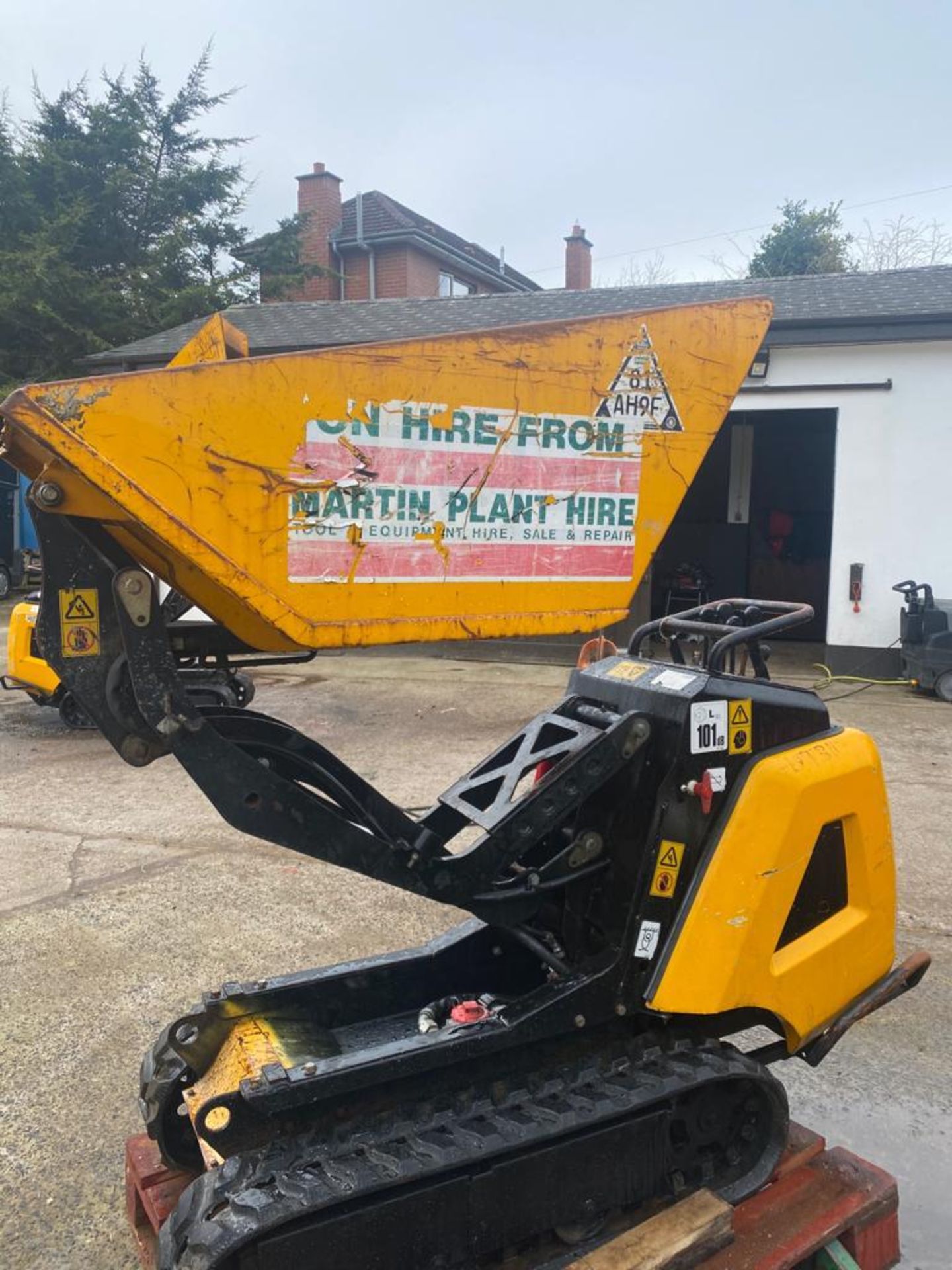 JCB HTD 5 HI TIP DIESEL DUMPER, STARTS, RUNS AND TIPS, DELIVERY ANYWHERE UK £150 *PLUS VAT* - Image 2 of 5