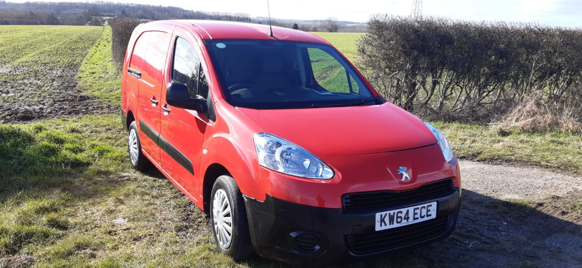 2015/64 REG PEUGEOT PARTNER 750 S L2 HDI 1.6 DIESEL RED PANEL VAN, SHOWING 0 FORMER KEEPERS