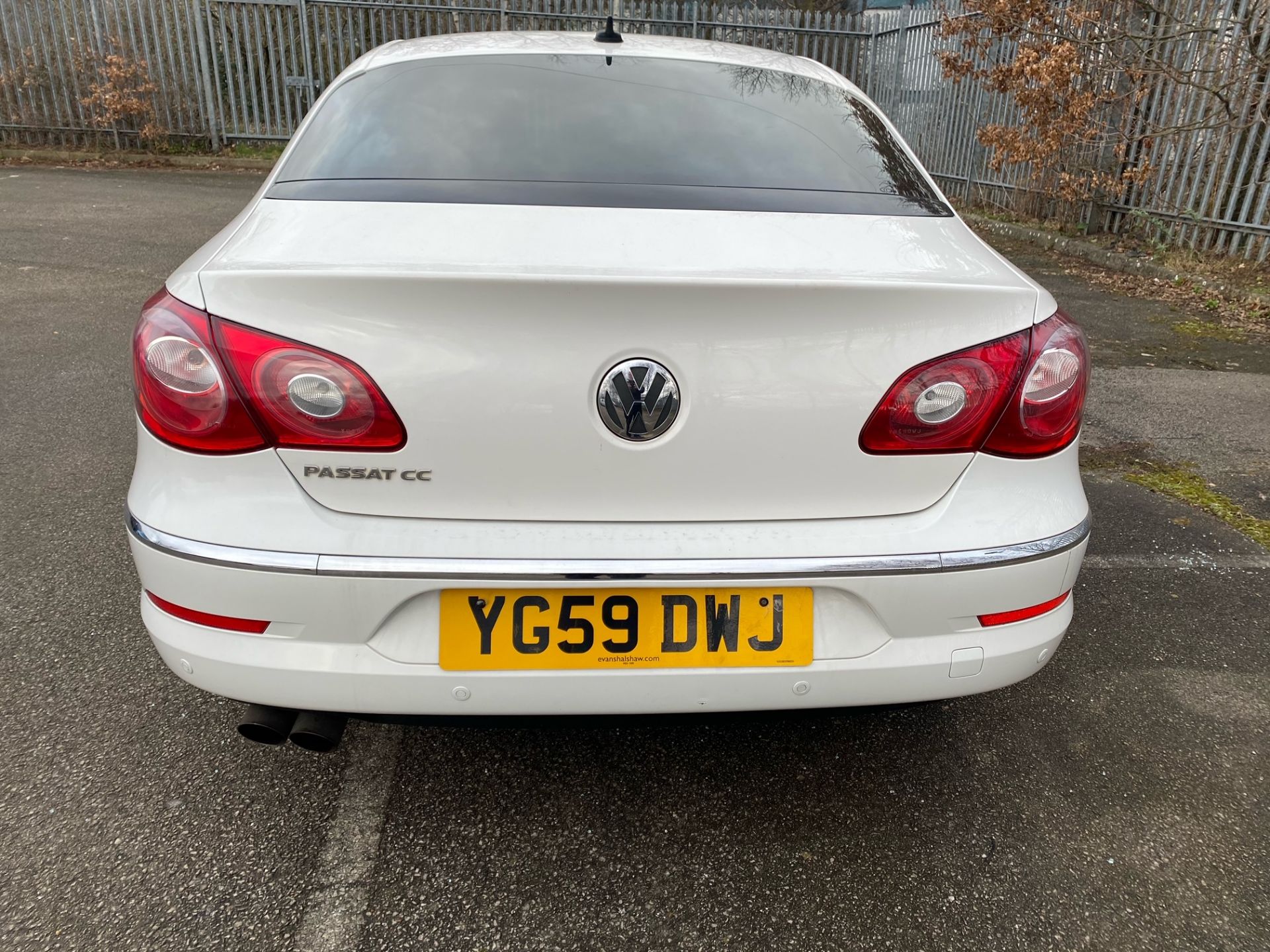 2009/59 REG VOLKSWAGEN PASSAT GT CC TDI 170 2.0 DIESEL WHITE COUPE, SHOWING 1 FORMER KEEPER *NO VAT* - Image 5 of 9