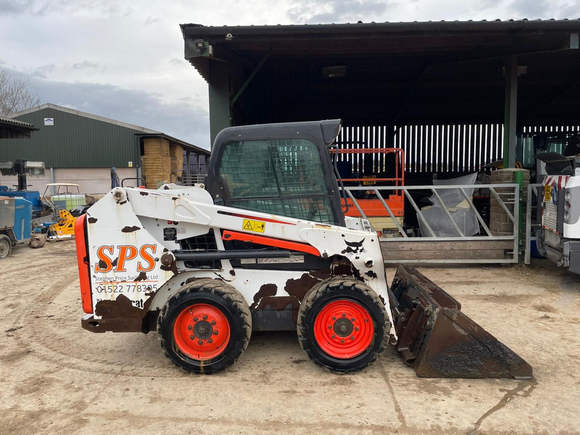 2014 BOBCAT S550 SKIDSTEER, RUNS, DRIVES AND LIFTS, IN USED BUT GOOD CONDITION *PLUS VAT* - Image 4 of 16