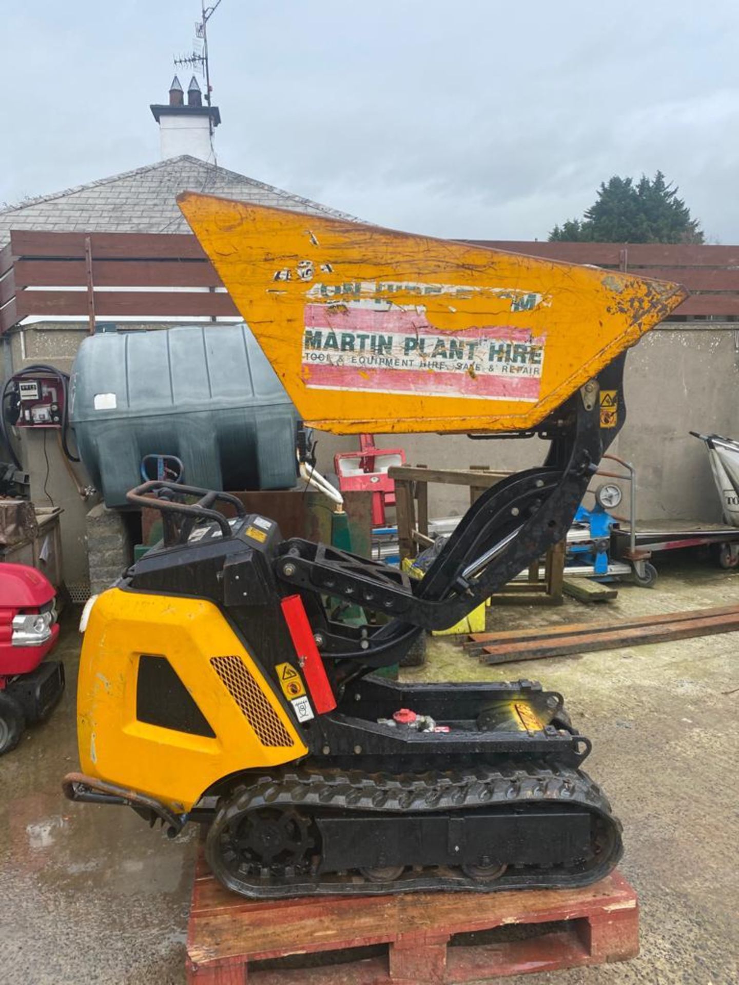 JCB HTD 5 HI TIP DIESEL DUMPER, STARTS, RUNS AND TIPS, DELIVERY ANYWHERE UK £150 *PLUS VAT*