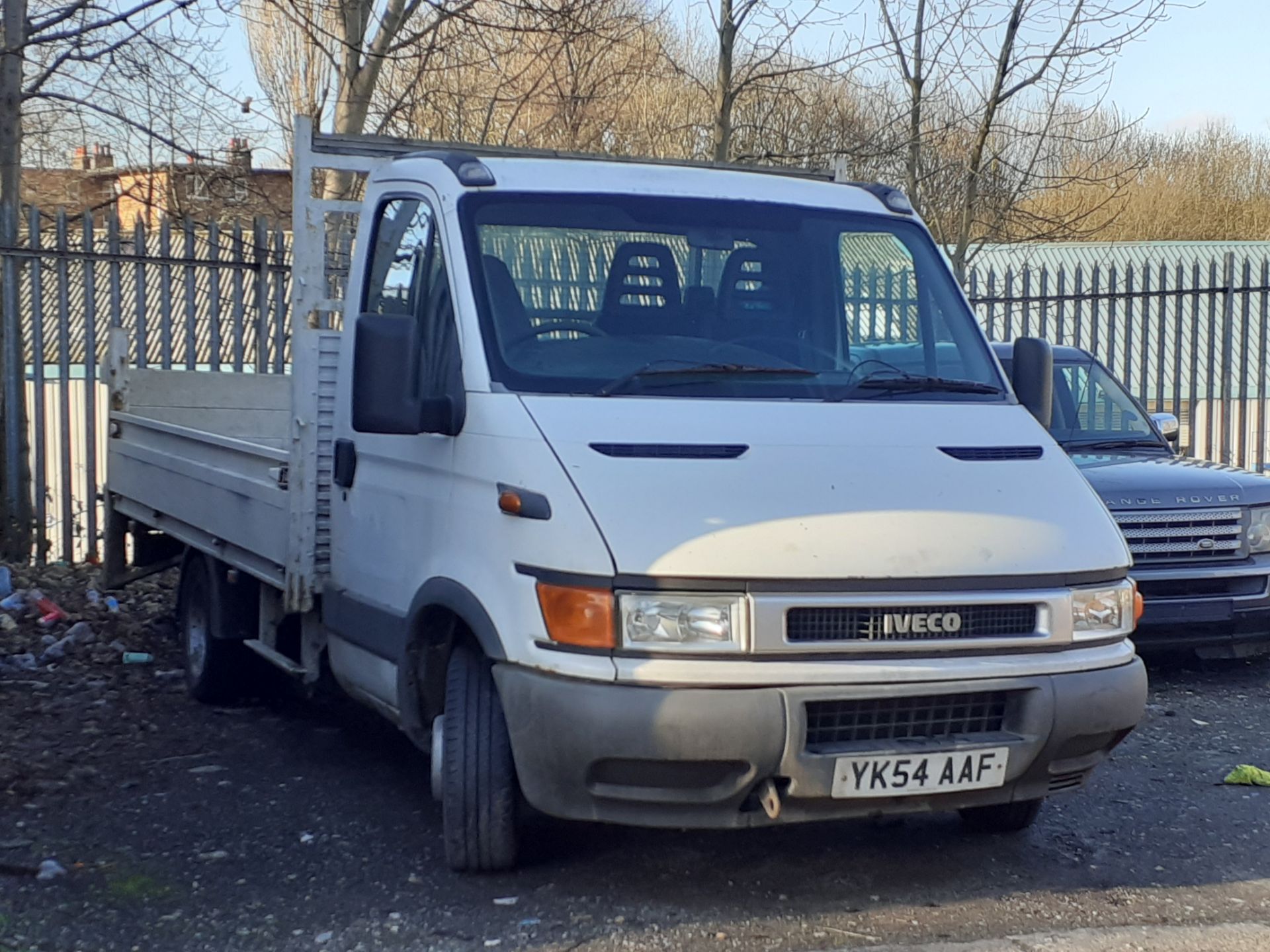 2004/54 REG IVECO DAILY 35S12 SWB 2.3 DIESEL WHITE DROPSIDE LORRY, SHOWING 2 FORMER KEEPERS *NO VAT*