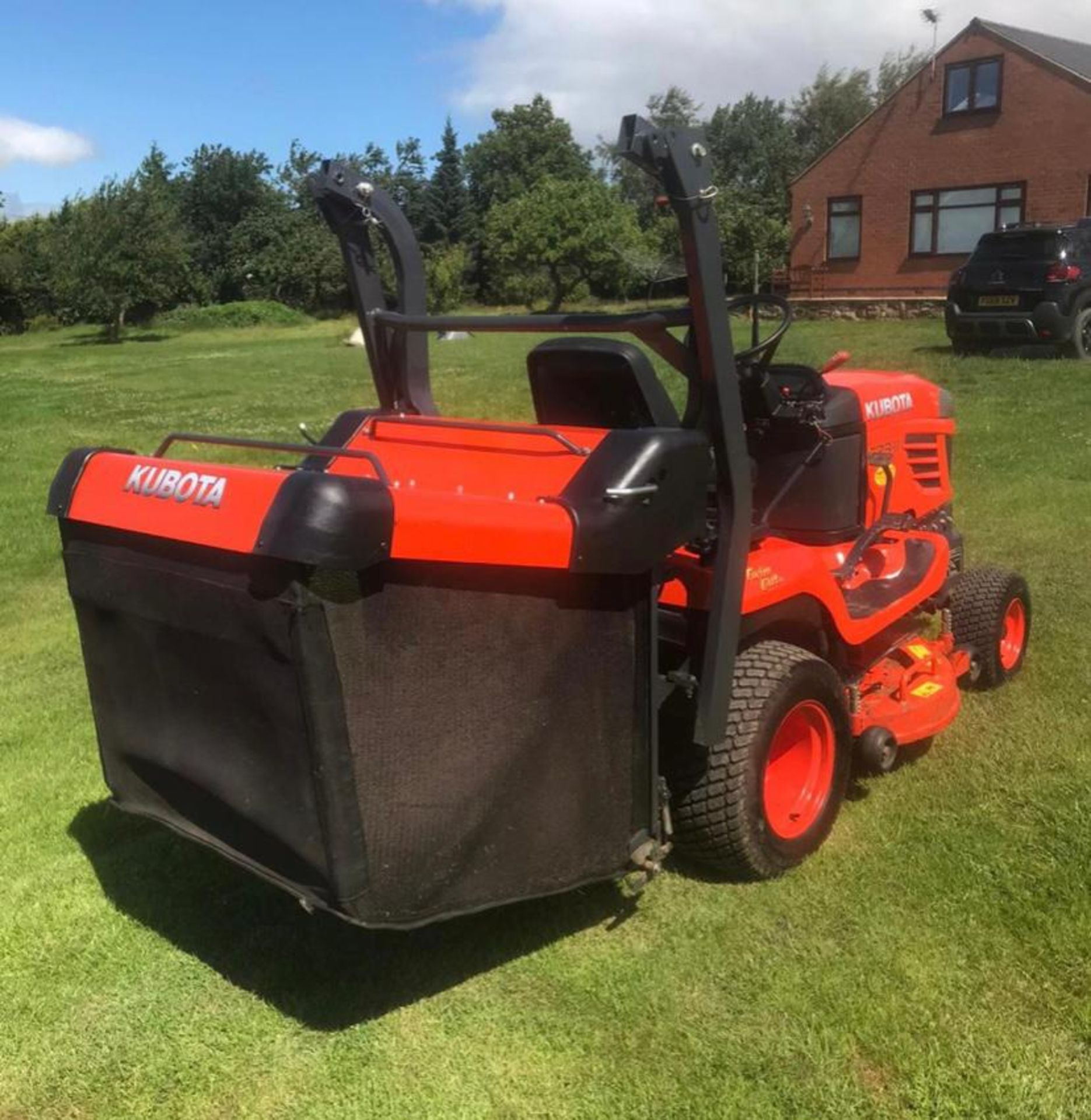 2015 KUBOTA G23-II RIDE ON MOWER, RUNS, DRIVES AND CUTS, EX DEMO CONDITION, LOW 200 HOURS *PLUS VAT* - Image 3 of 5