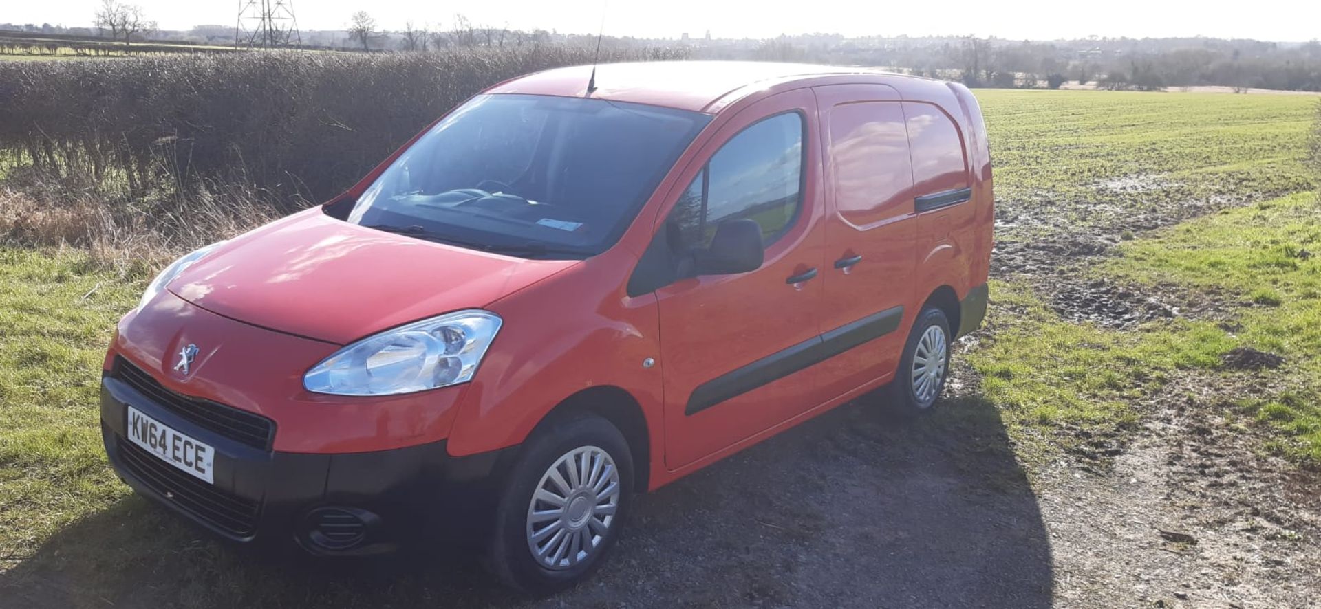 2015/64 REG PEUGEOT PARTNER 750 S L2 HDI 1.6 DIESEL RED PANEL VAN, SHOWING 0 FORMER KEEPERS - Image 2 of 16