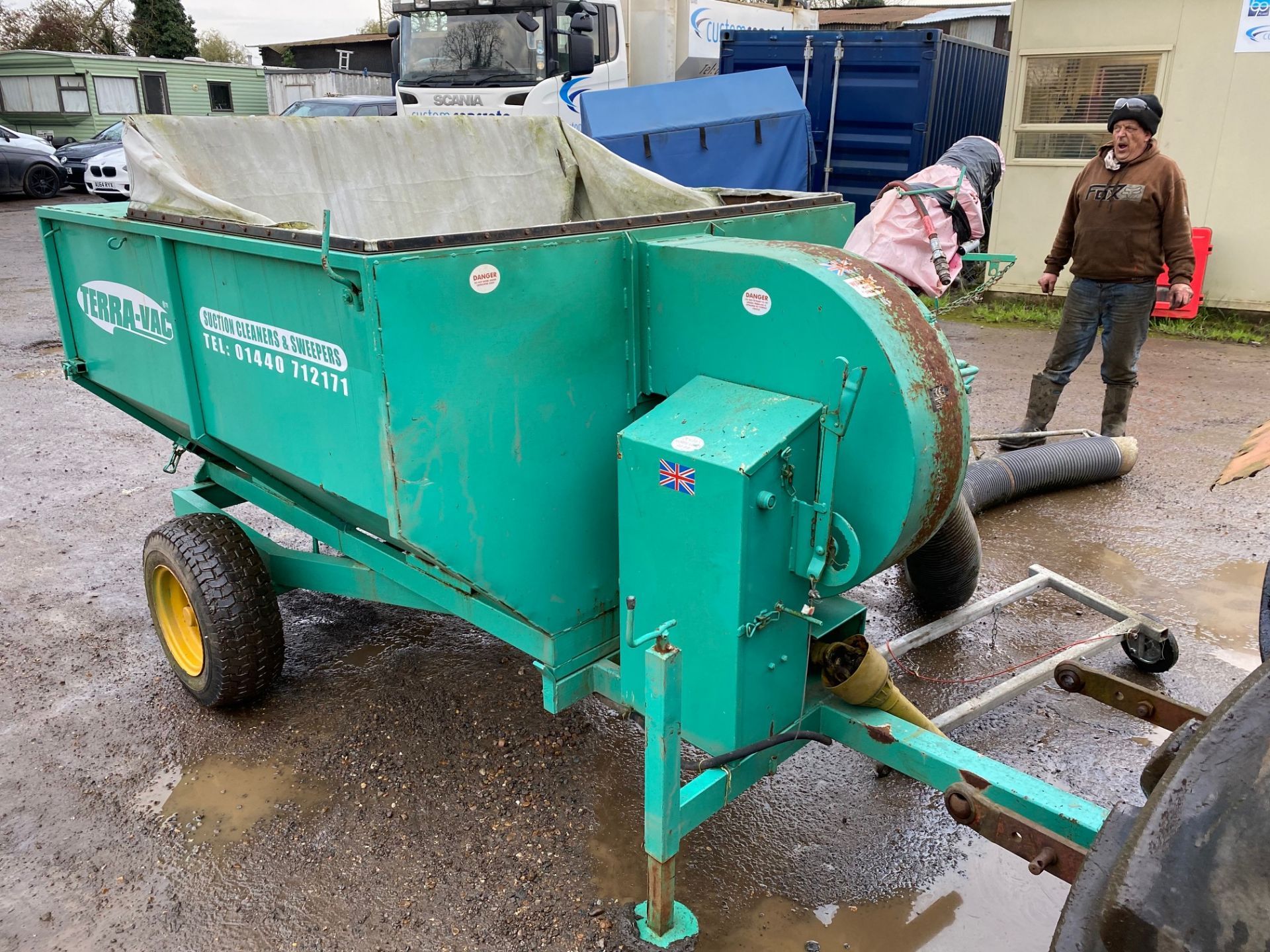 Terra Vac hoover collector, PTO driven fan and hydraulic line to operate tipper. *PLUS VAT* - Image 3 of 6