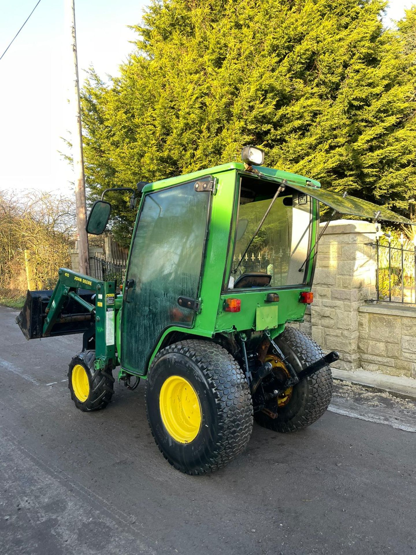 JOHN DEERE 4100 LOADER TRACTOR, 4 WHEEL DRIVE, RUNS, WORKS AND LIFTS *PLUS VAT* - Image 6 of 6