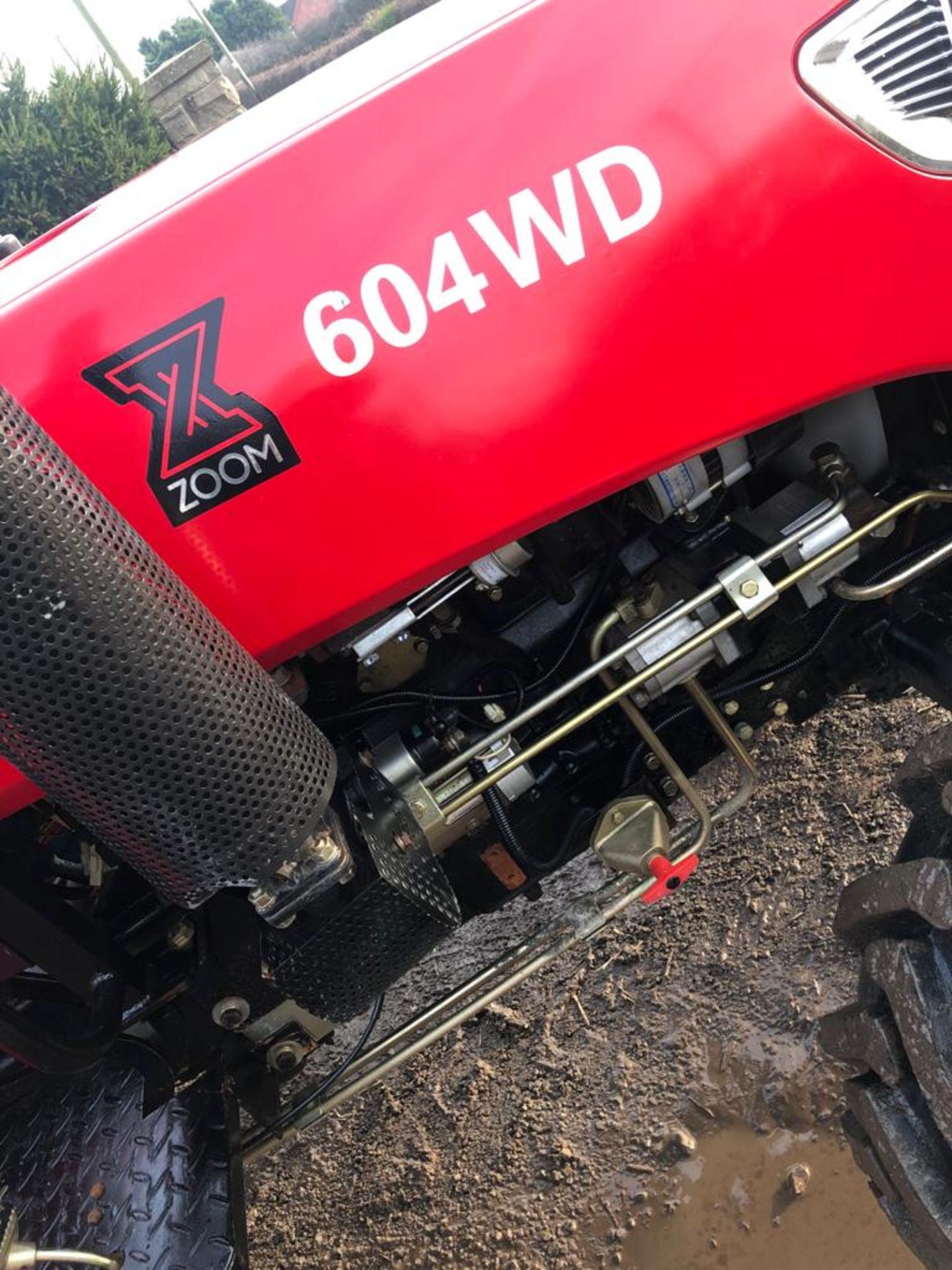 UNUSED ZOOM 604 4WD TRACTOR *PLUS VAT* - Image 3 of 9