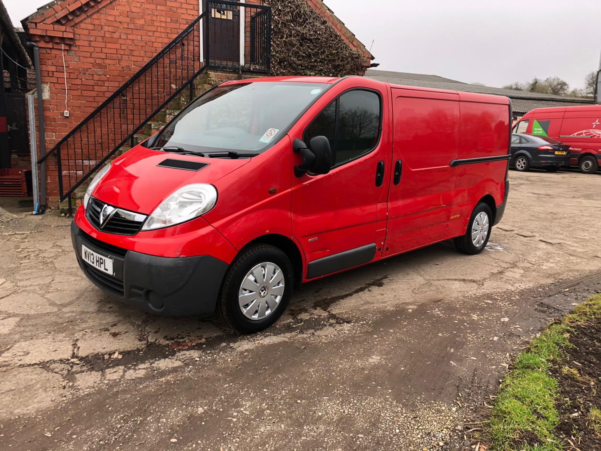 2013/13 REG VAUXHALL VIVARO 2900 ECOFLEX CDTI LWB 2.0 DIESEL RED PANEL VAN, SHOWING 0 FORMER KEEPERS - Image 3 of 11