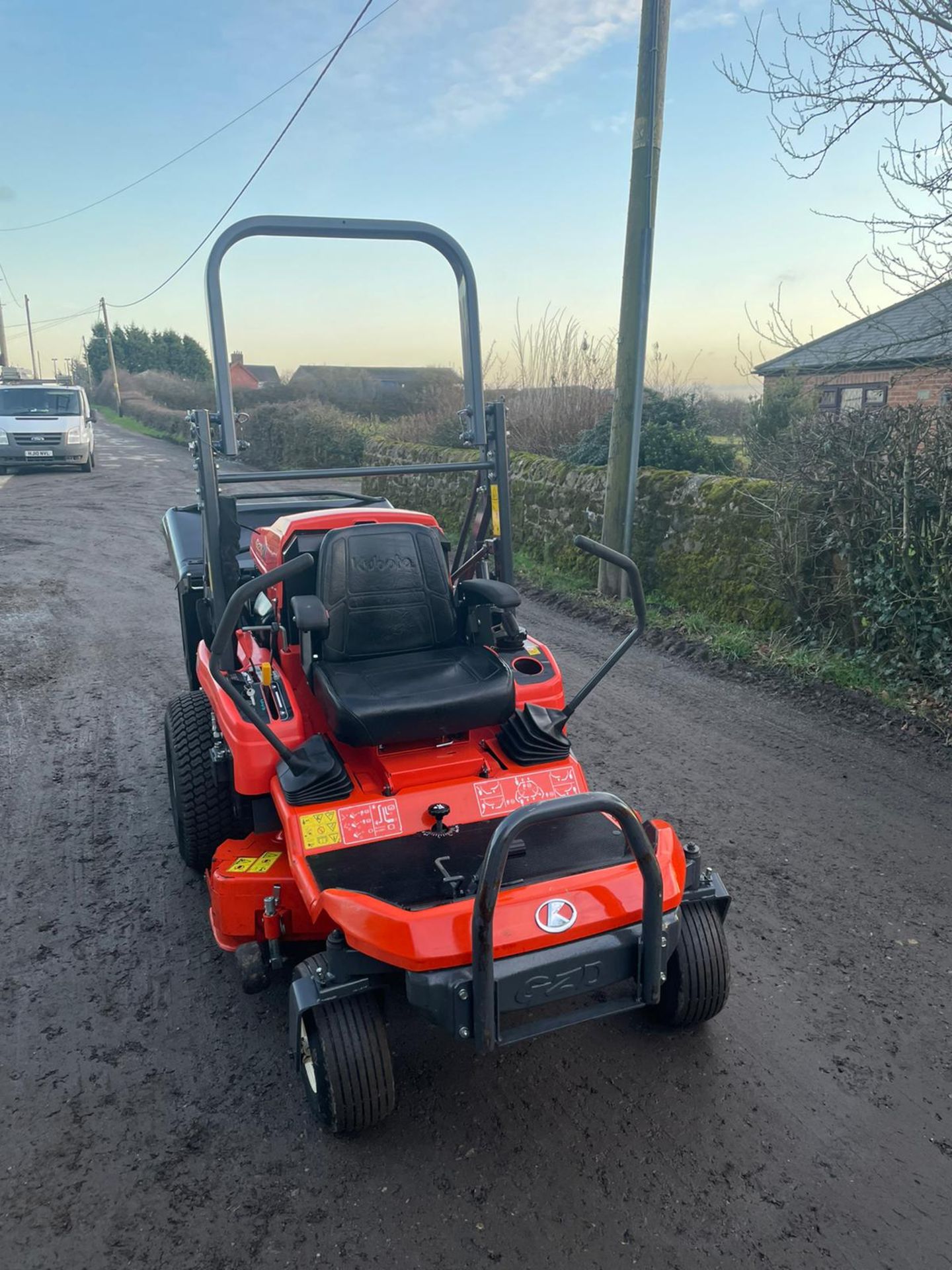 KUBOTA GZD 21 ZERO TURN RIDE ON LAWN MOWER - Image 7 of 8