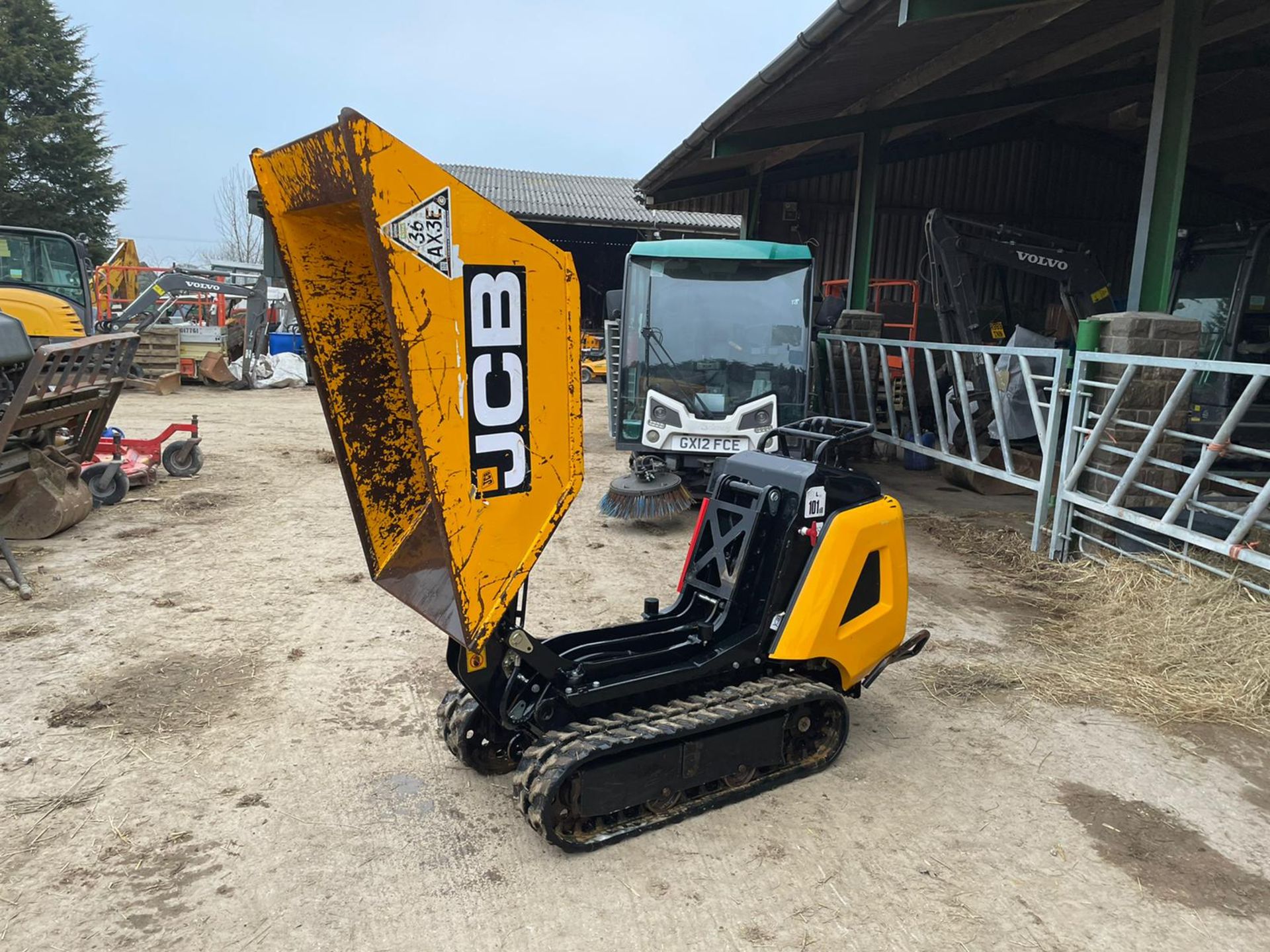 2019 JCB HTD-5 TRACKED DUMPER, RUNS, DRIVES AND TIPS, IN USED BUT GREAT CONDITION *PLUS VAT* - Image 9 of 9