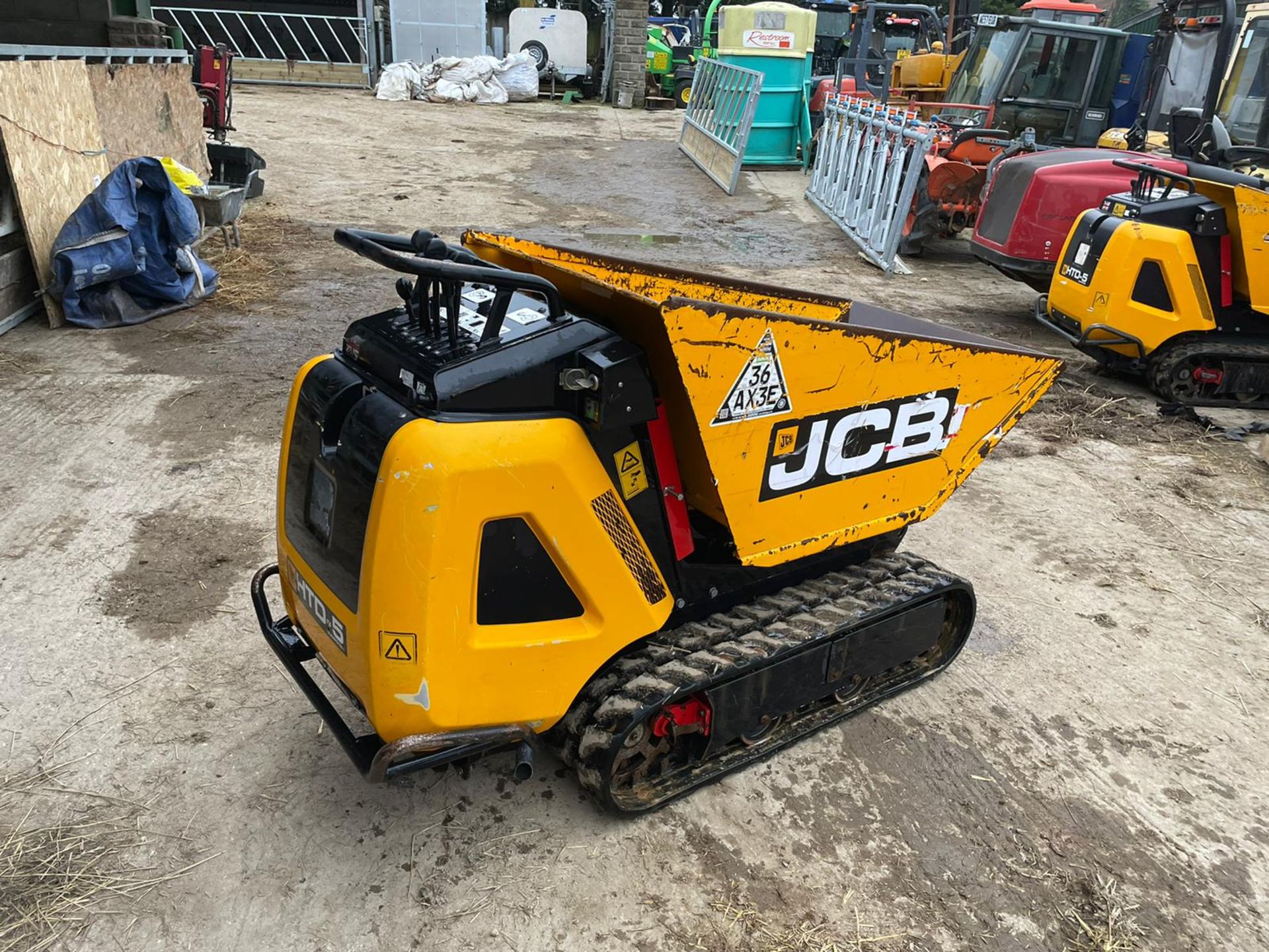 2019 JCB HTD-5 TRACKED DUMPER, RUNS, DRIVES AND TIPS, IN USED BUT GREAT CONDITION *PLUS VAT* - Image 7 of 9