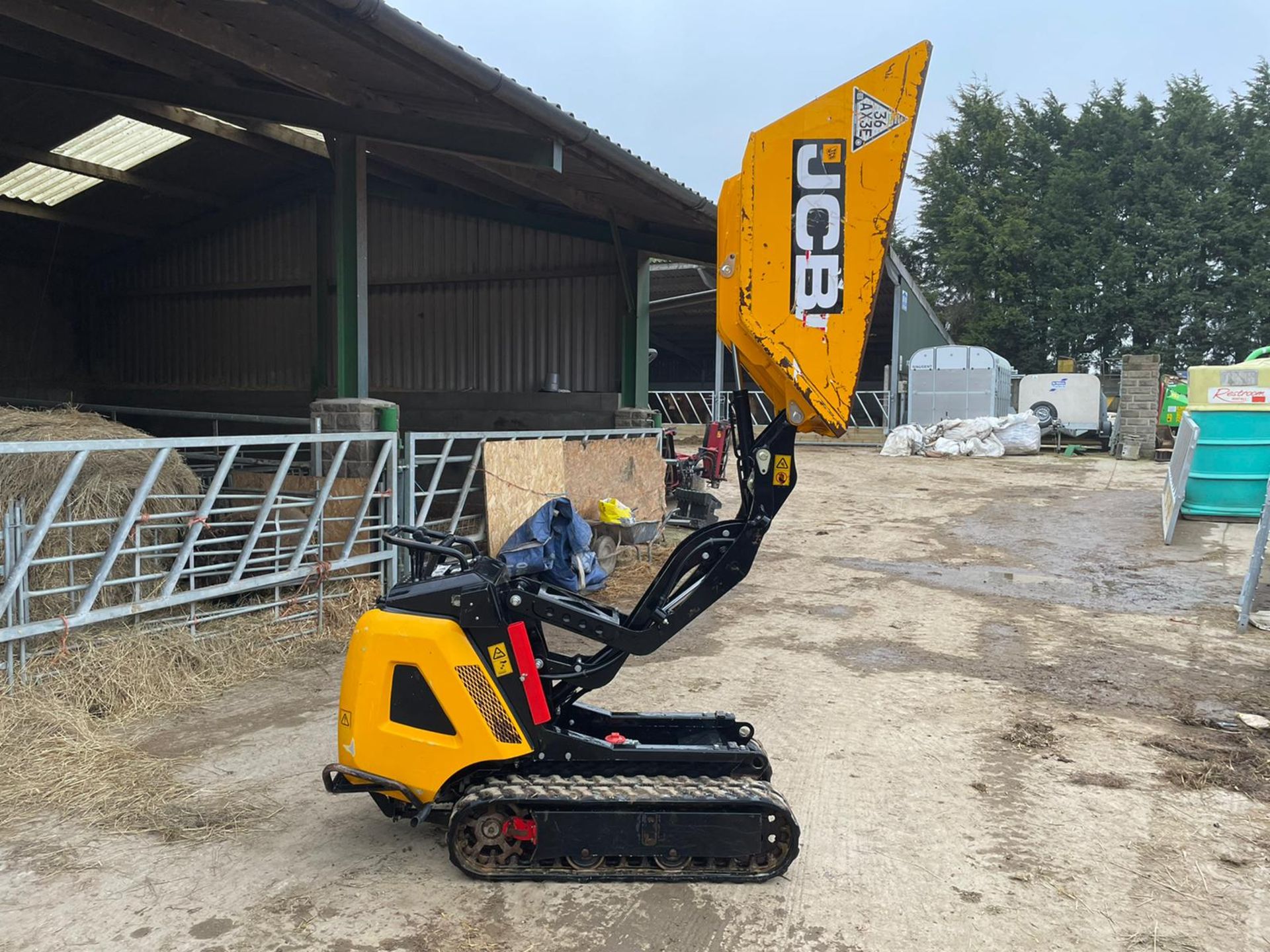 2019 JCB HTD-5 TRACKED DUMPER, RUNS, DRIVES AND TIPS, IN USED BUT GREAT CONDITION *PLUS VAT* - Image 8 of 9