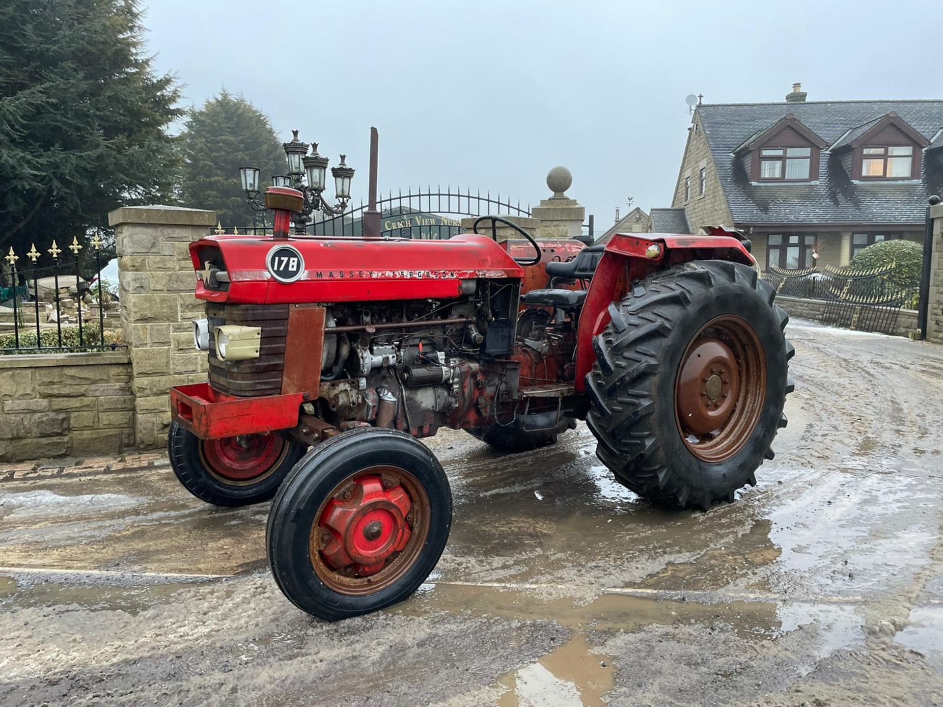 MASSEY FERGUSON 178 TRACTOR, RUNS AND DRIVES GOOD MACHINE *PLUS VAT* - Image 8 of 9