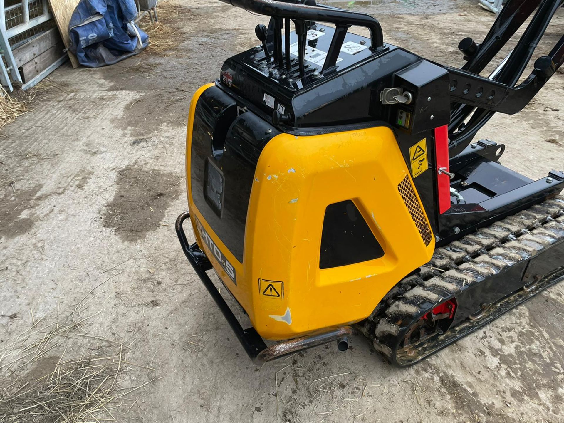 2019 JCB HTD-5 TRACKED DUMPER, RUNS, DRIVES AND TIPS, IN USED BUT GREAT CONDITION *PLUS VAT* - Image 6 of 9